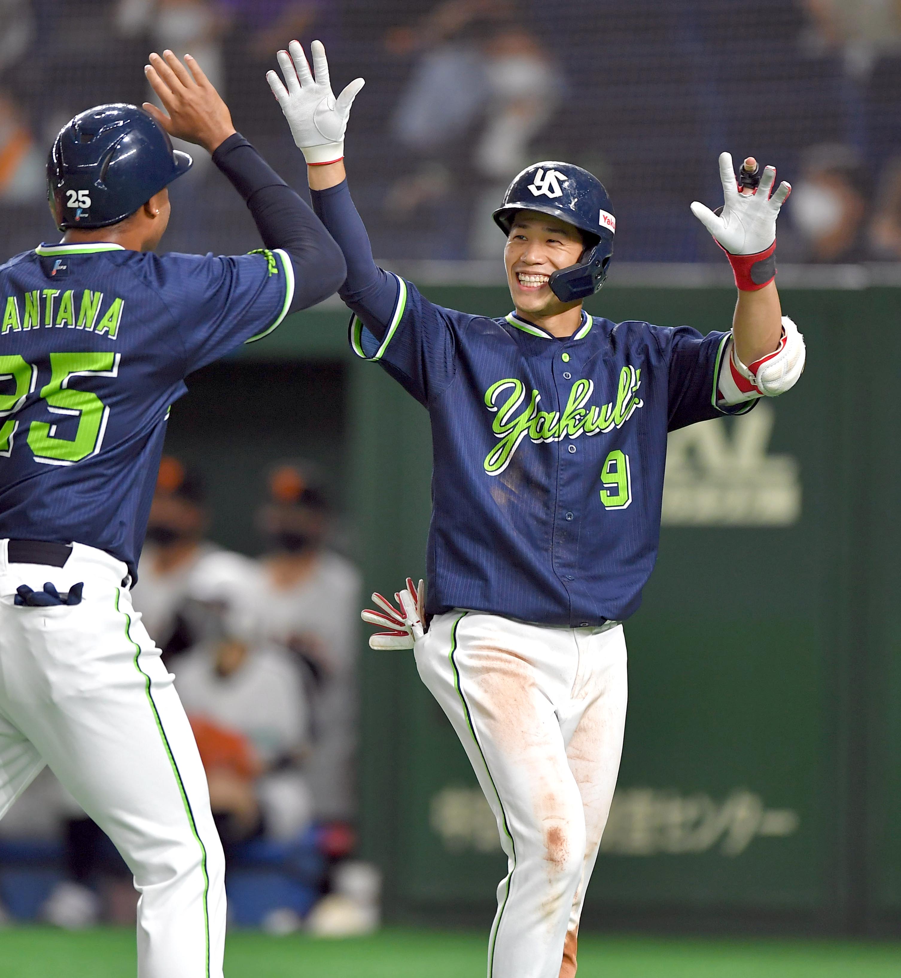 ヤクルト・塩見、史上71人目サイクル 4打席で！六回で！超速達成