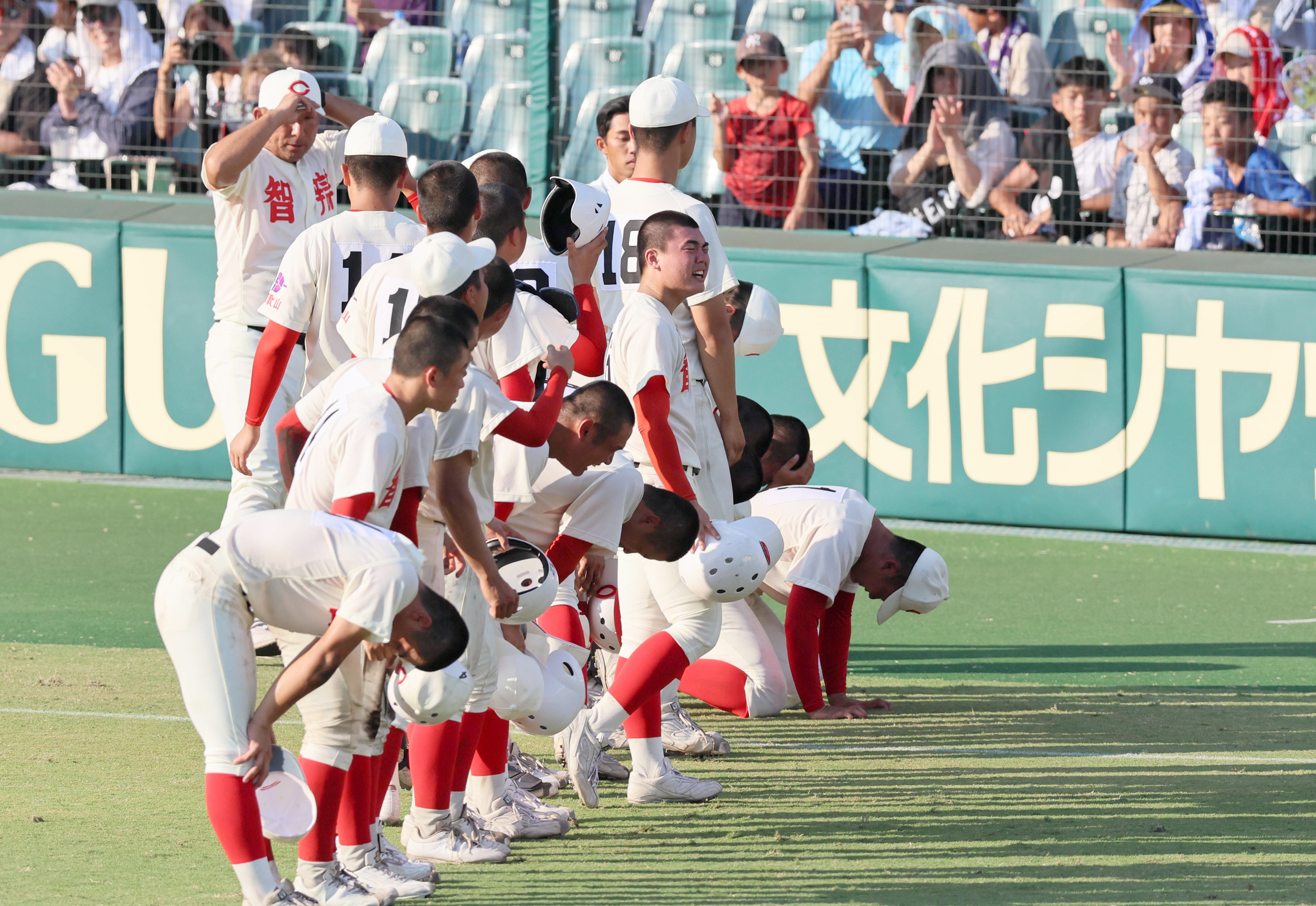 甲子園】智弁和歌山が延長タイブレークの末に３大会連続初戦敗退 花田悠月は木製バット弾も「勝てなければ意味がなかった。悔しい」 - サンスポ