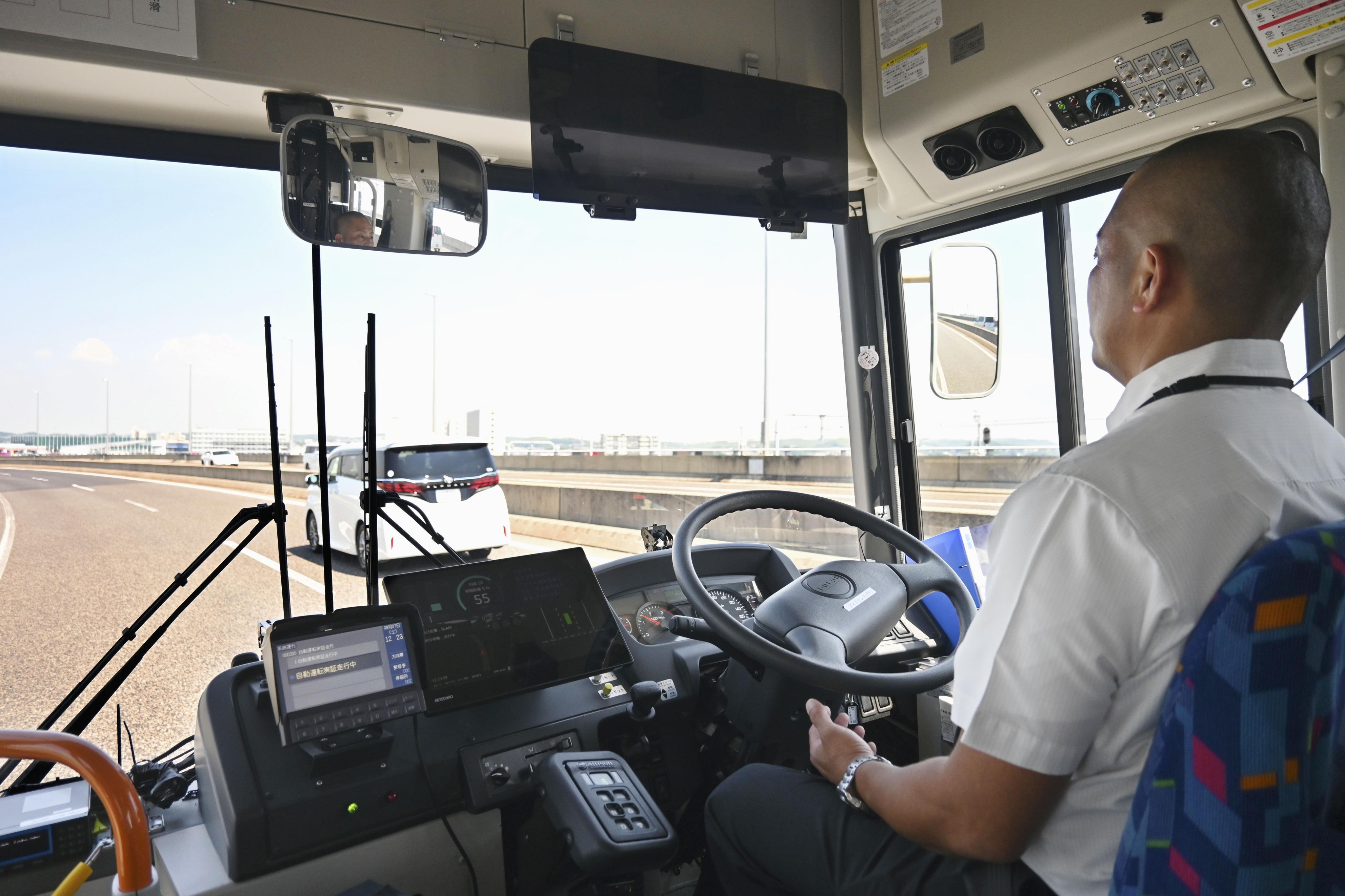 レベル2」の自動運転中型バス、高速道で国内初実証実験 愛知県 - 産経