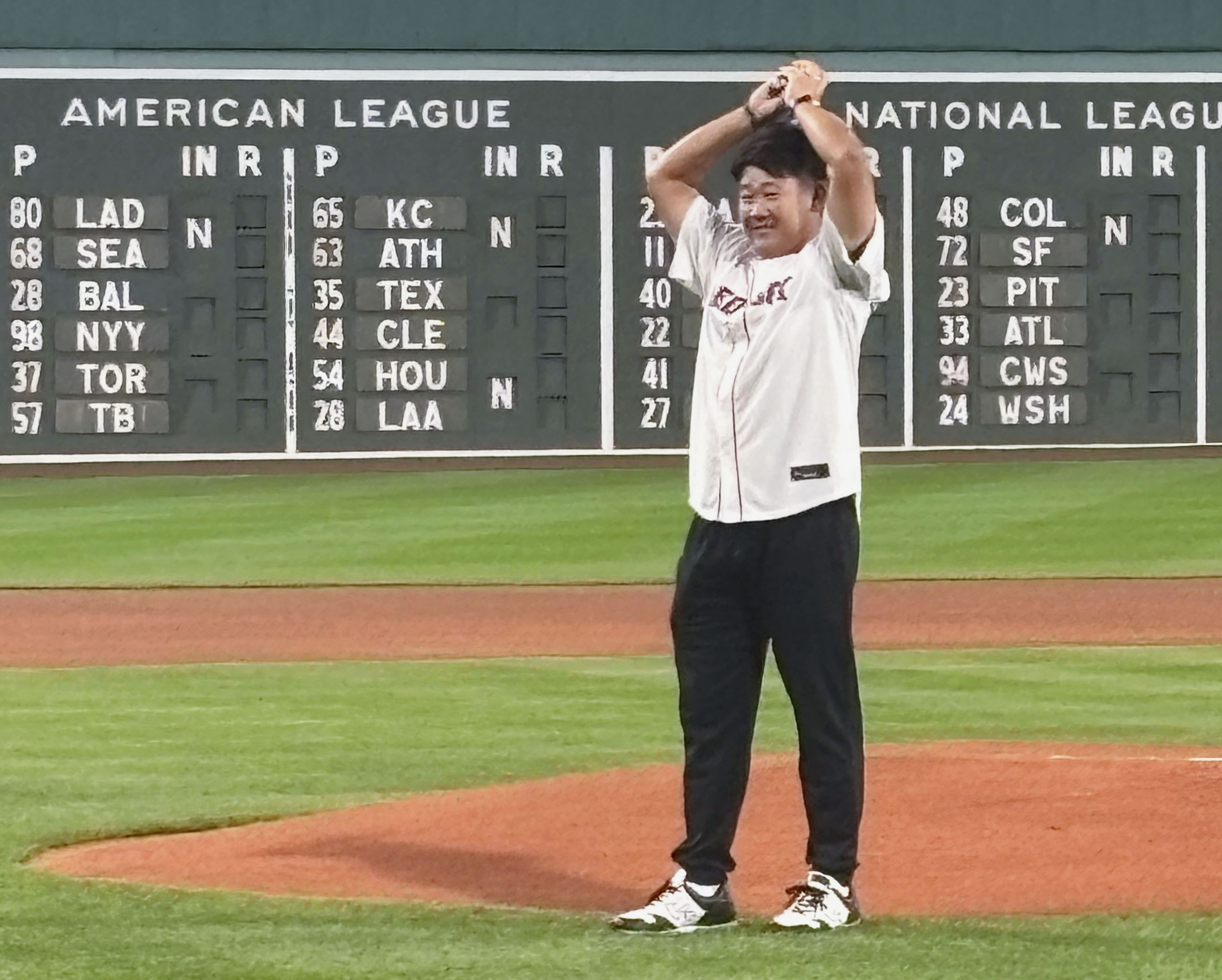MLB】レッドソックスOBの松坂大輔さんが始球式 - サンスポ