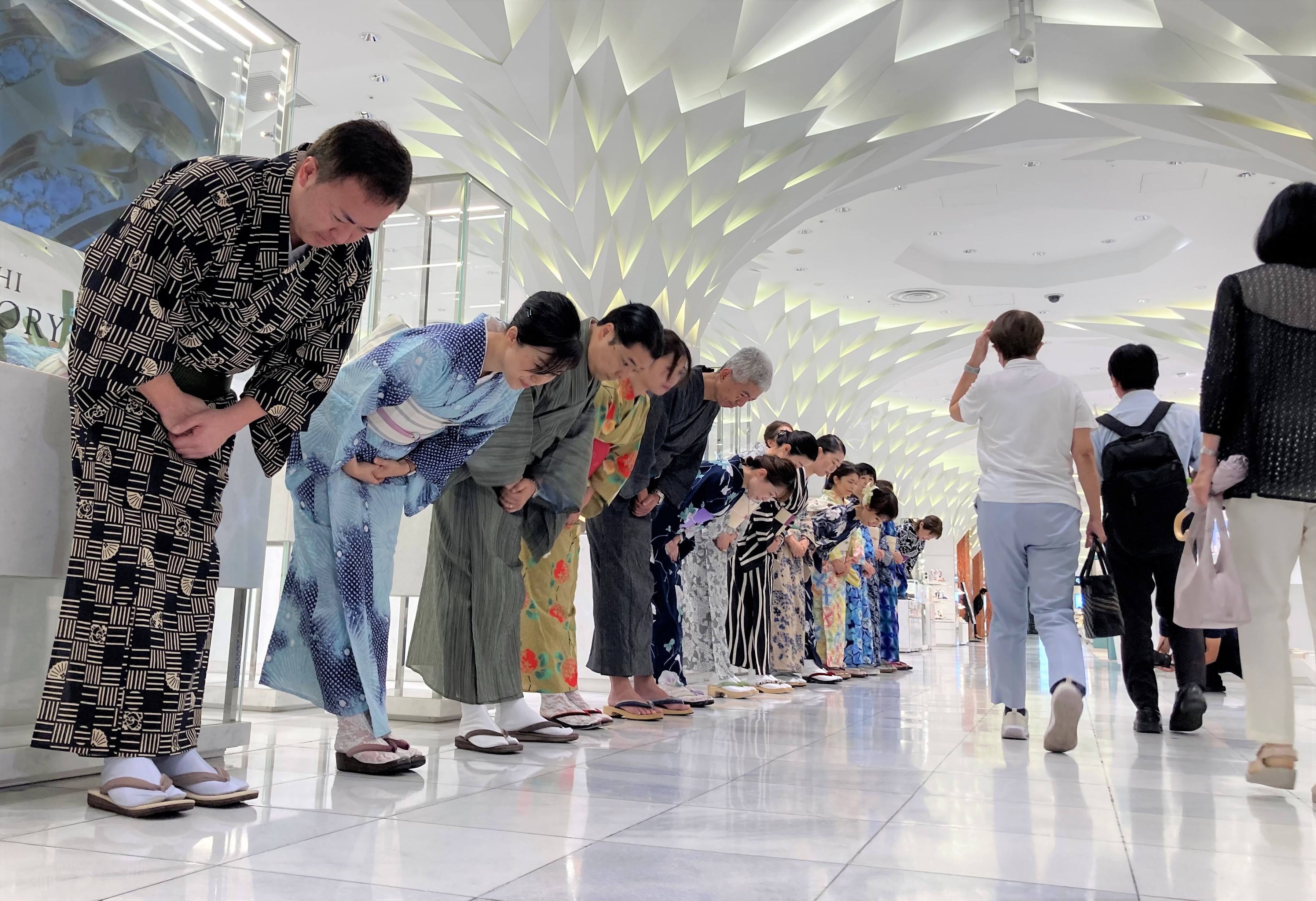 日本橋三越、七夕は浴衣姿でお出迎え、夏祭り再開で浴衣好調 - 産経 