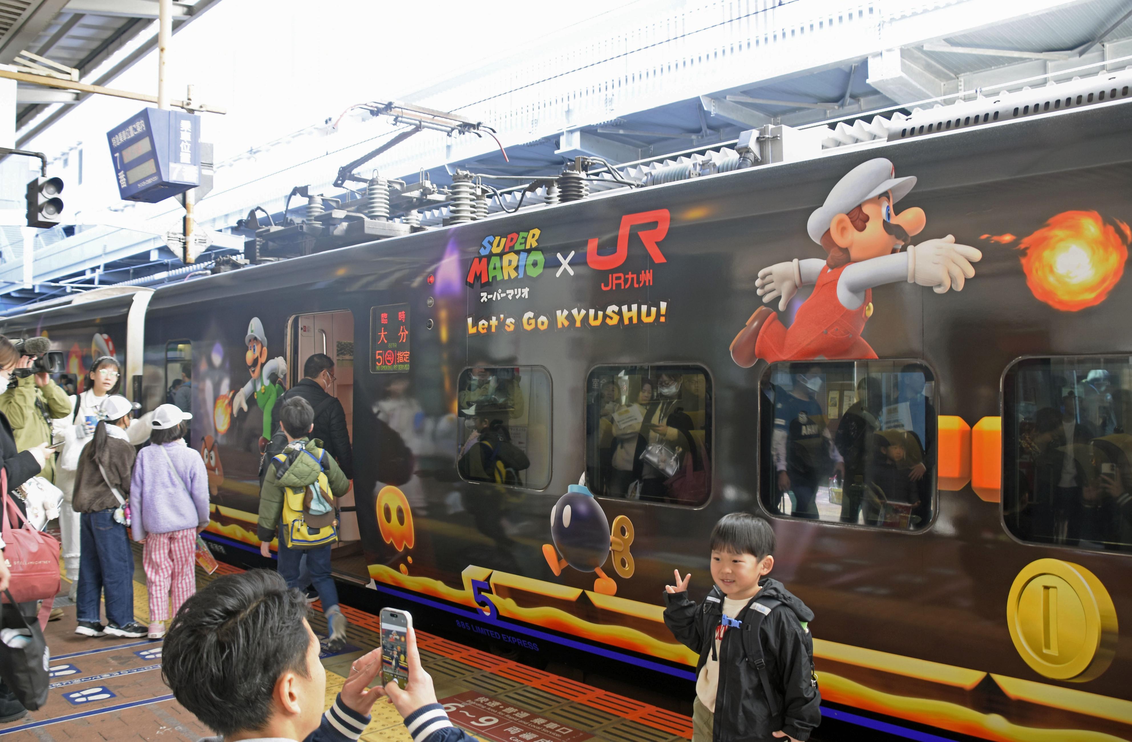 JR九州で「スーパーマリオトレイン」出発進行！ 車体をゲームの世界でラッピング - 産経ニュース