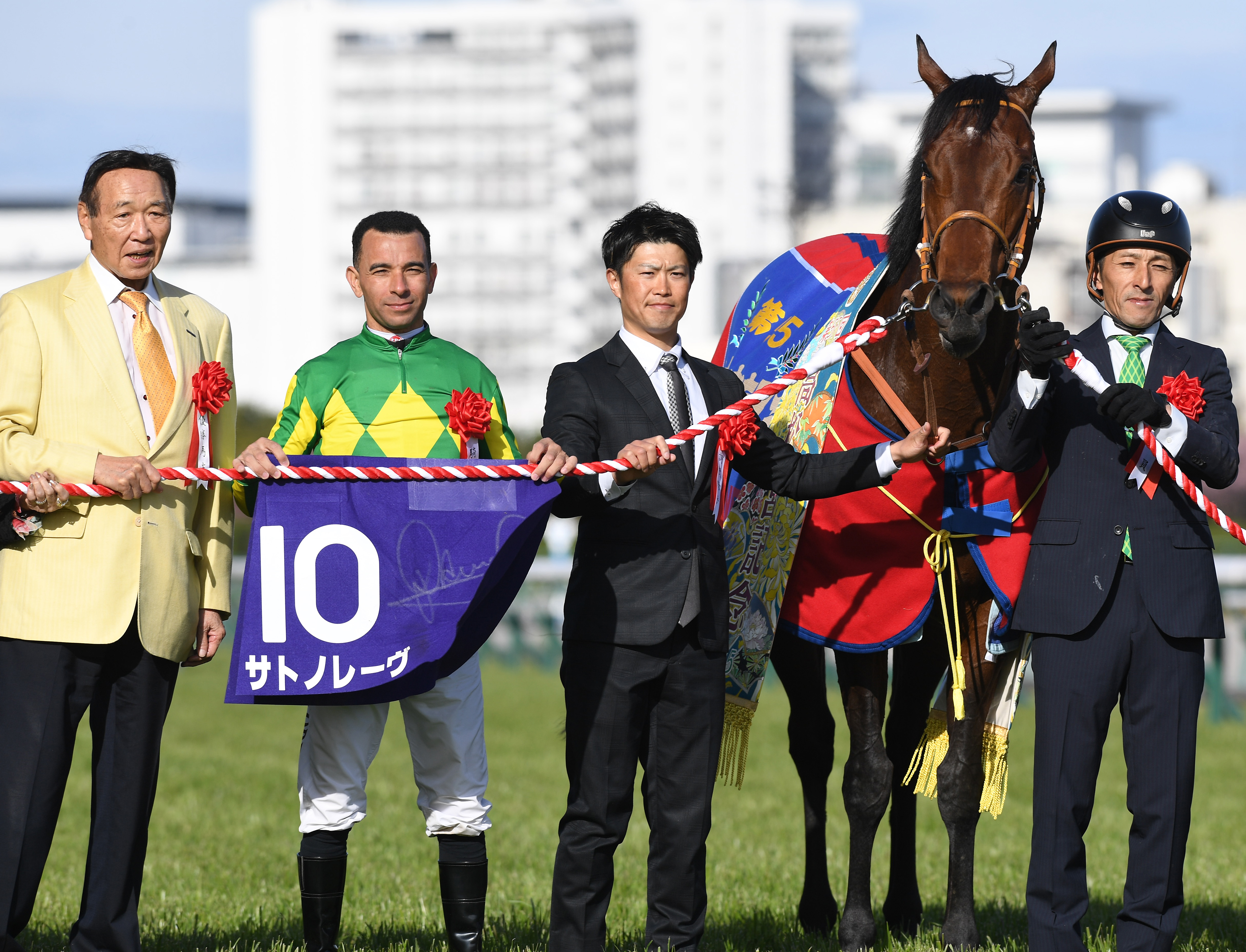 鷹*様 競馬必勝法本『覇王』 競馬で勝って歓喜する本: あと一歩で億万長者の方法 (ワニの本 501
