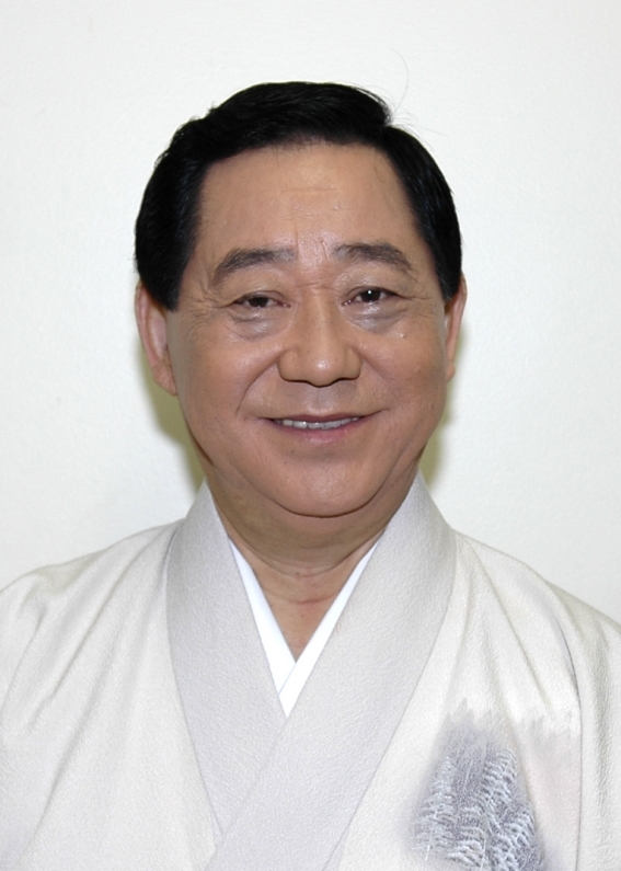 民謡歌手の大塚文雄さん死去、85歳 普及と後進育成に尽力 日本武道館で