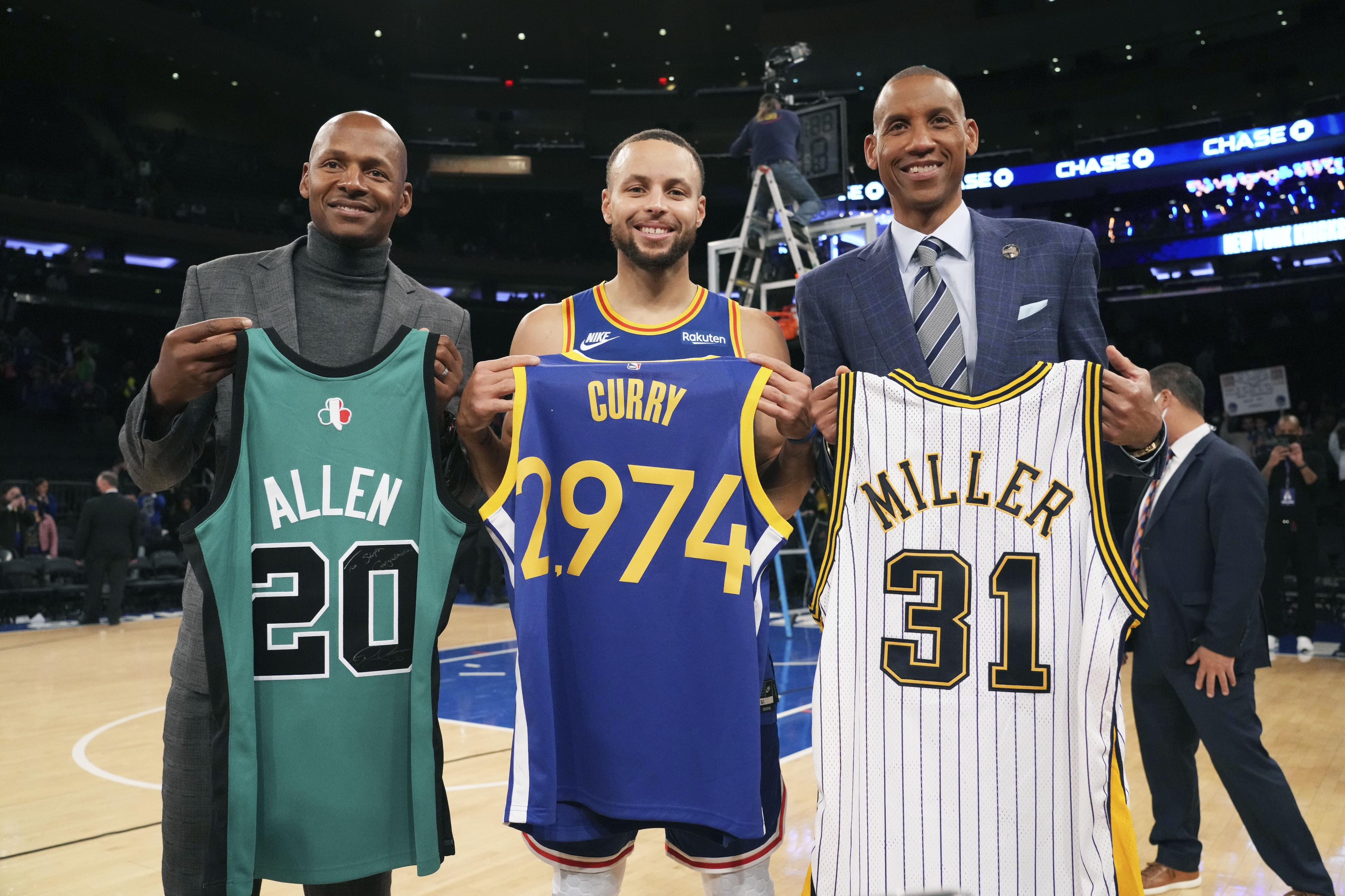 カリーが歴代最多３点シュート １３季目で記録更新 ｎｂａ サンスポ