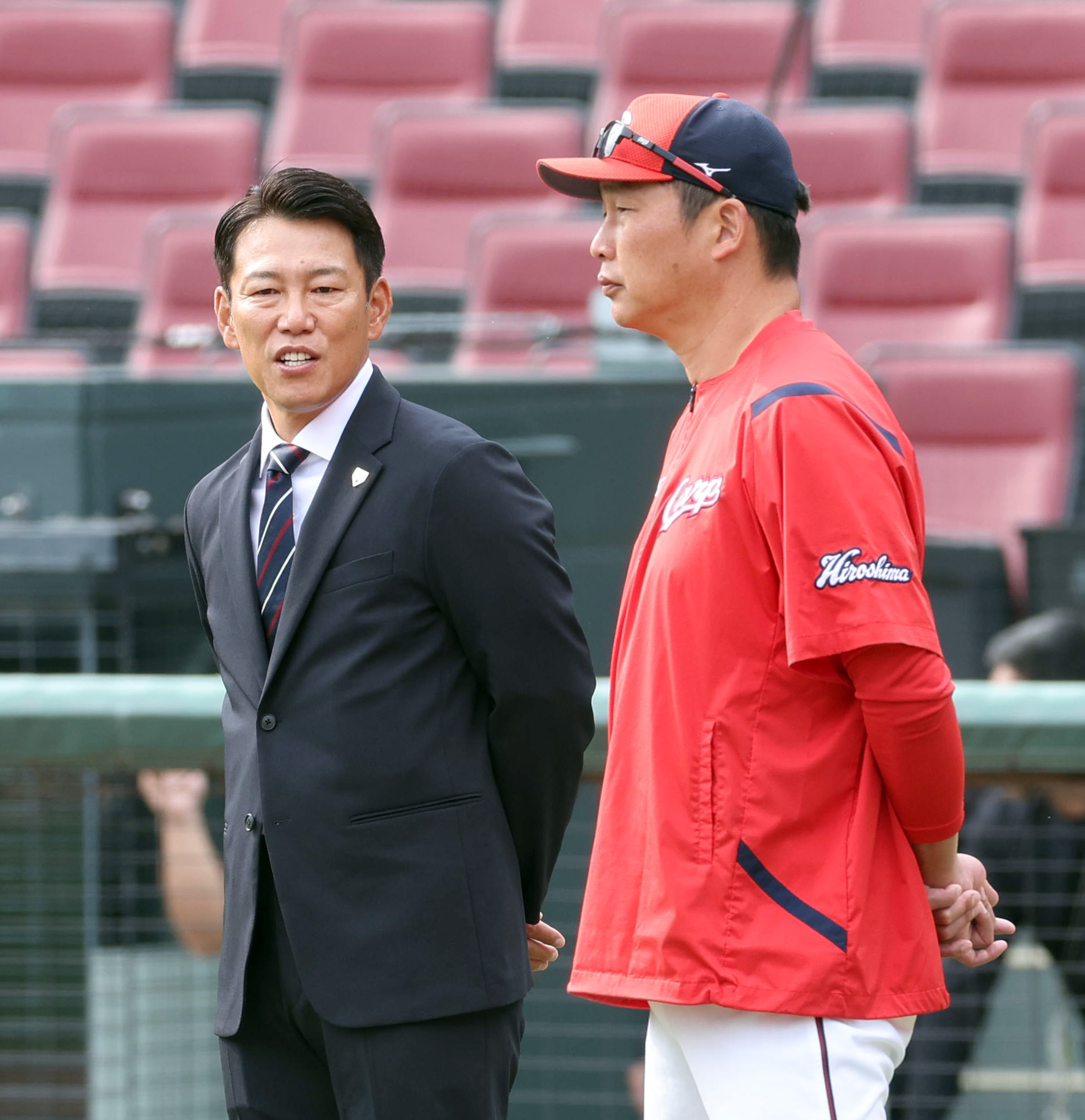 広島・新井監督は「全面協力させてもらいます」と返答　侍ジャパン・井端監督から就任あいさつを受け