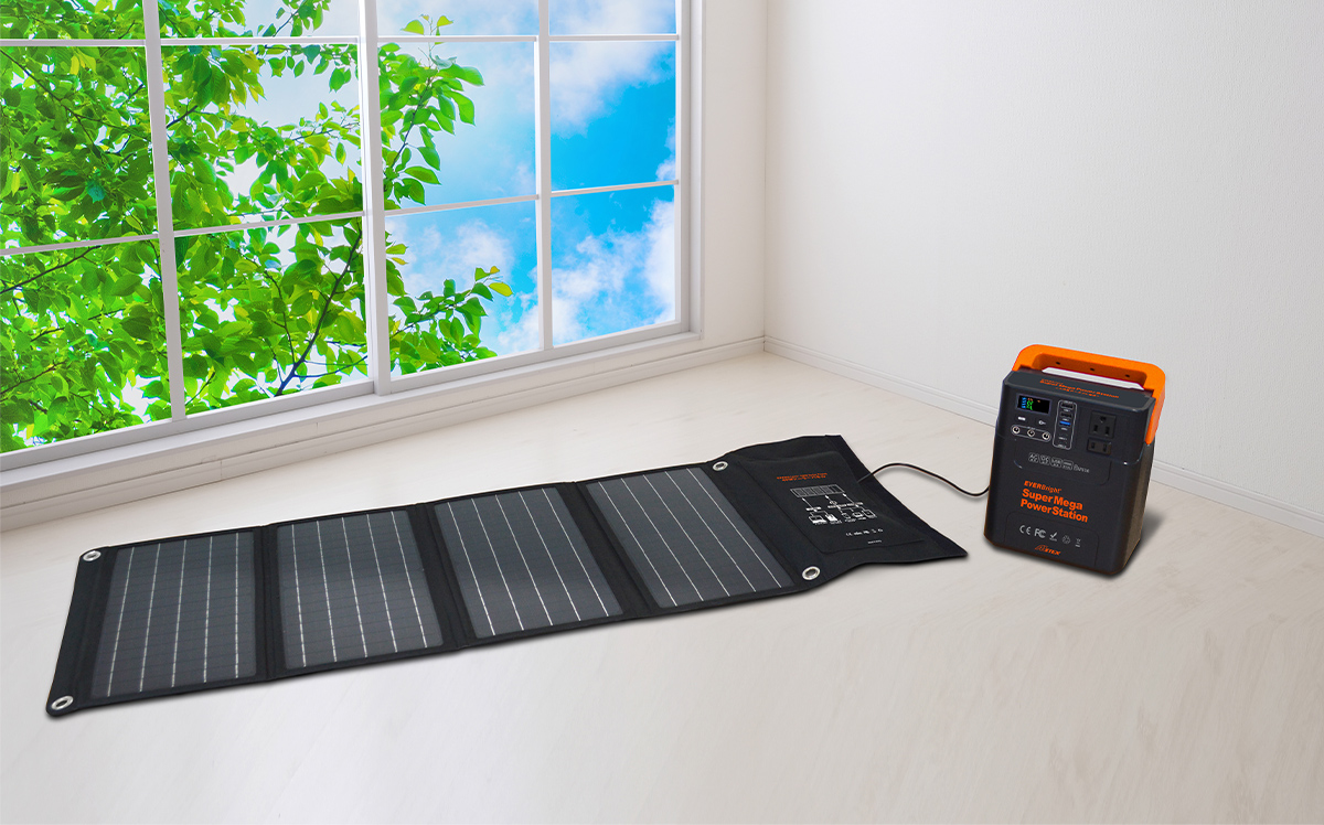 新品未使用！災害対策やキャンプに！ソーラーパネル付き蓄電池 スマートフォン約8台分充電可能な蓄電池セットが今だけ2,820円引き