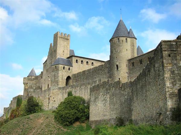 黒田尚嗣 世界遺産旅行講座】まるで「進撃の巨人」の舞台 ヨーロッパ