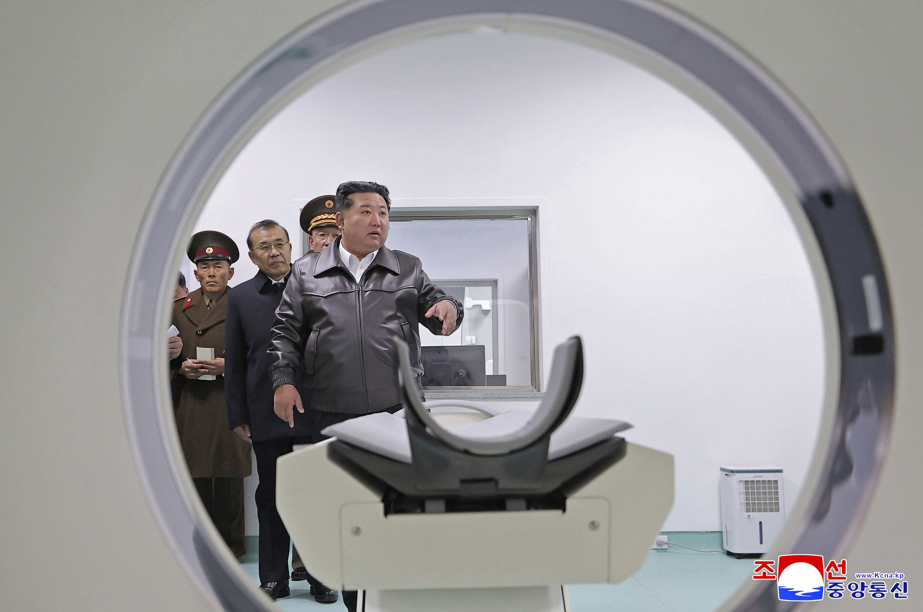 恩給制度史／総理府恩給局 PI2RLRQWSVNBFBFQCGKG72I6OE.jpg ビジネス・経済