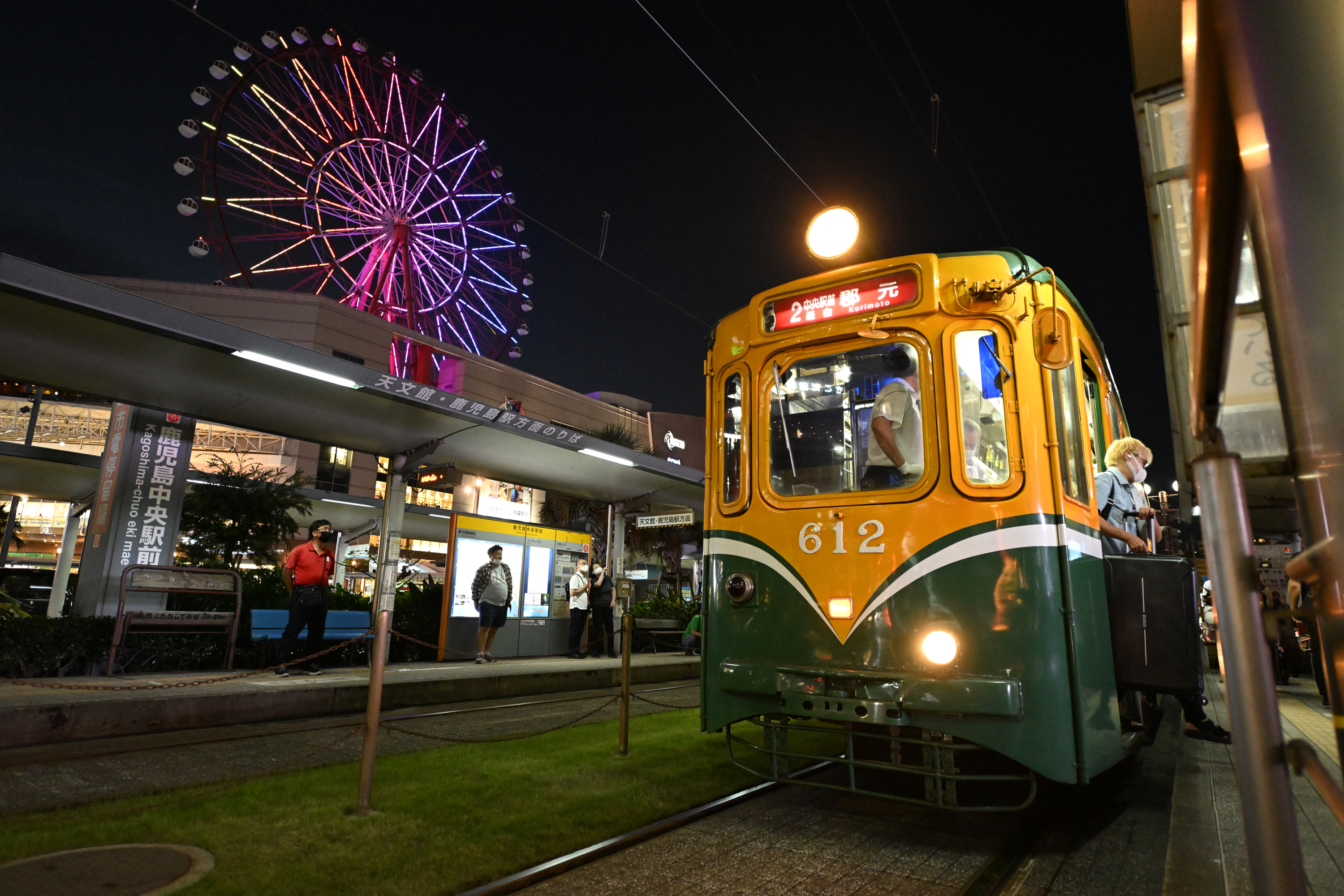 街行く路面電車 桜島とともに歩む 鹿児島市電 産経ニュース