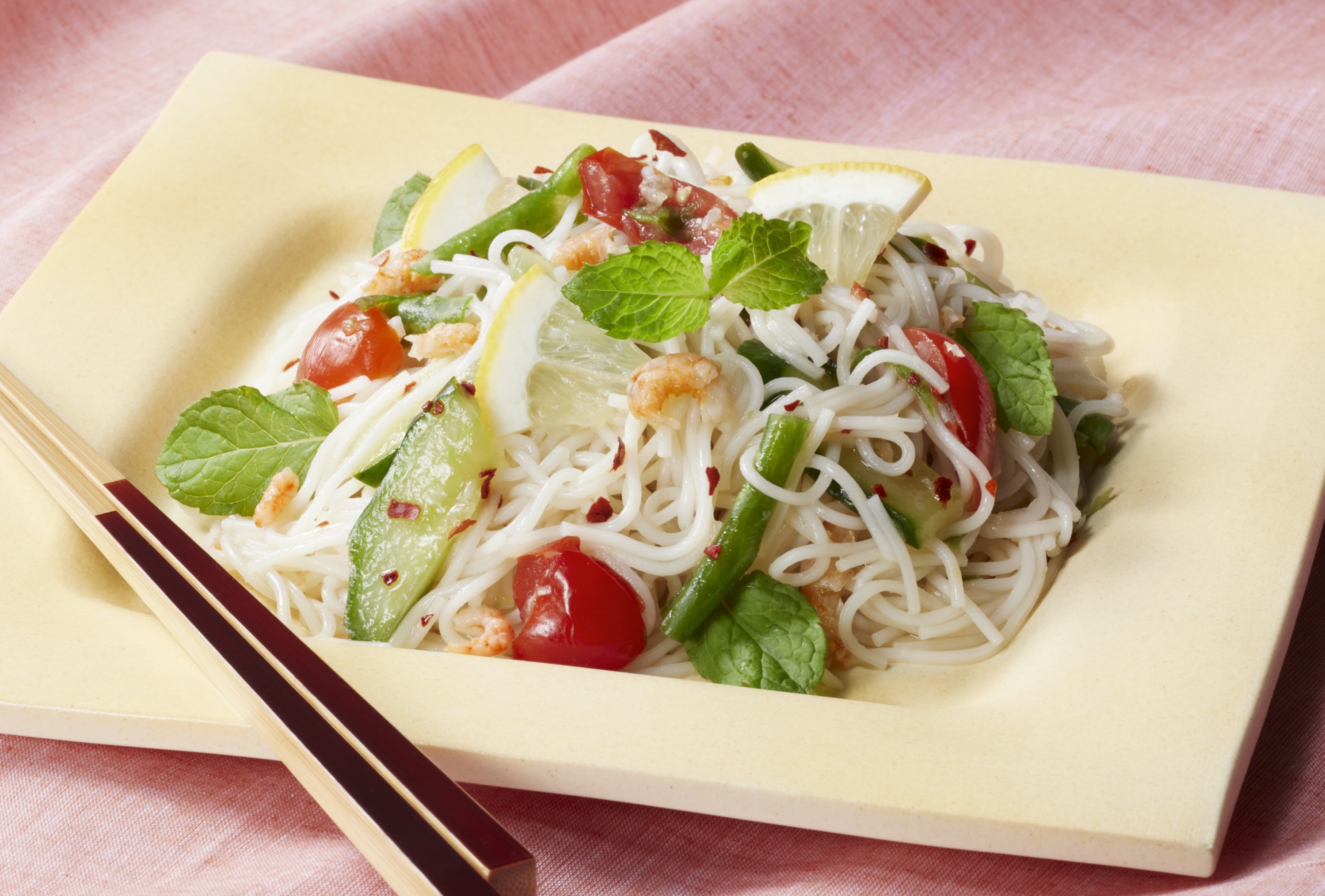 チリペッパー風味が市場もホットに」チリパウダーは1.5倍、チキンは550