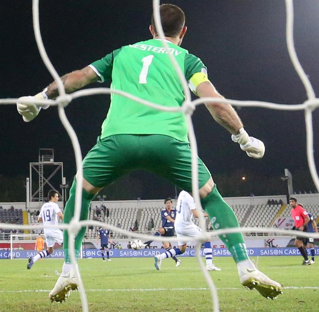 サッカー日本代表 ウズベキスタン戦 塩谷が決勝ゴール 先発１０人変更 産経ニュース