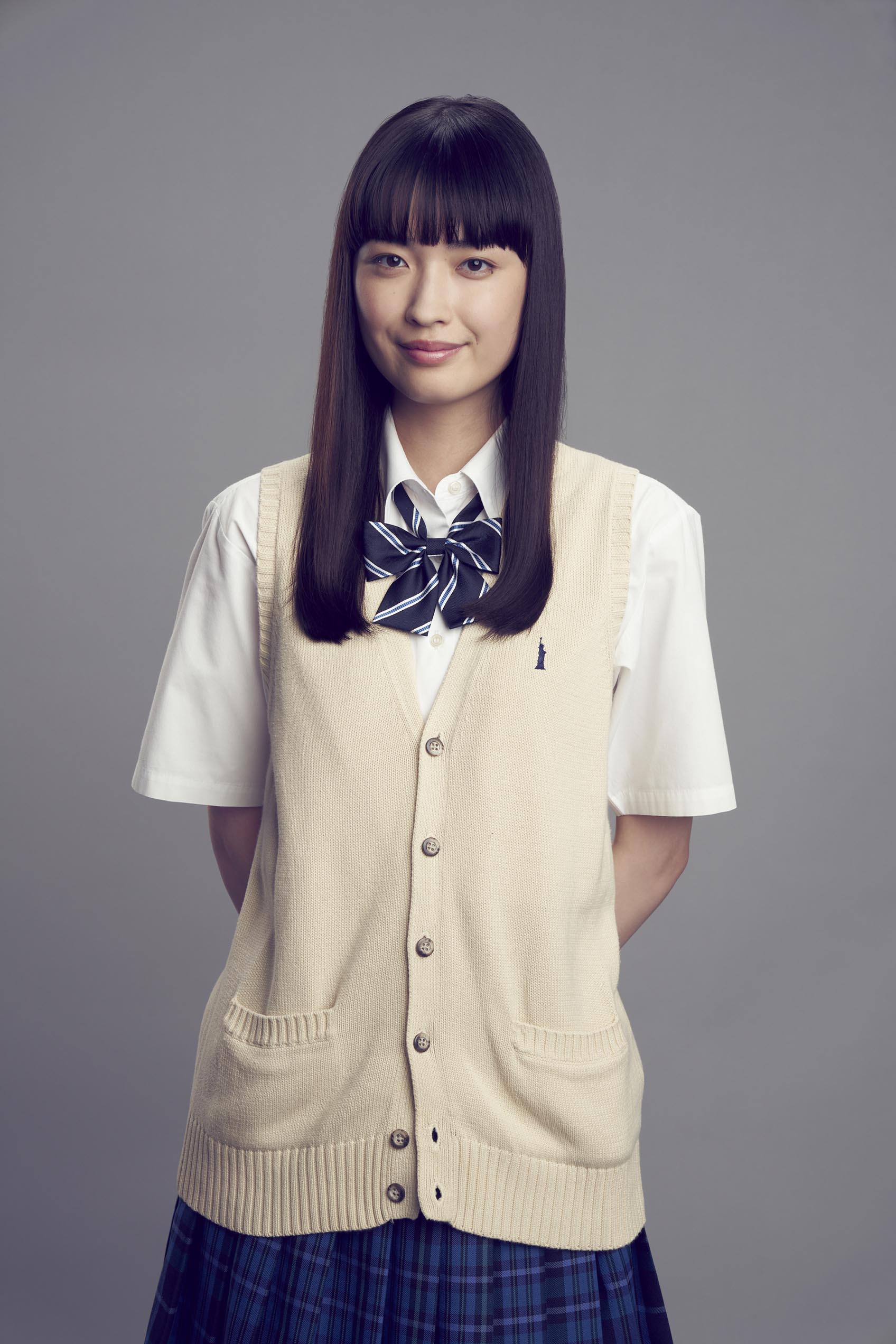 志田未来　制服　等身大　パネル 画像・写真 | 志田未来、“現役高校生最後”の制服姿披露 3枚目