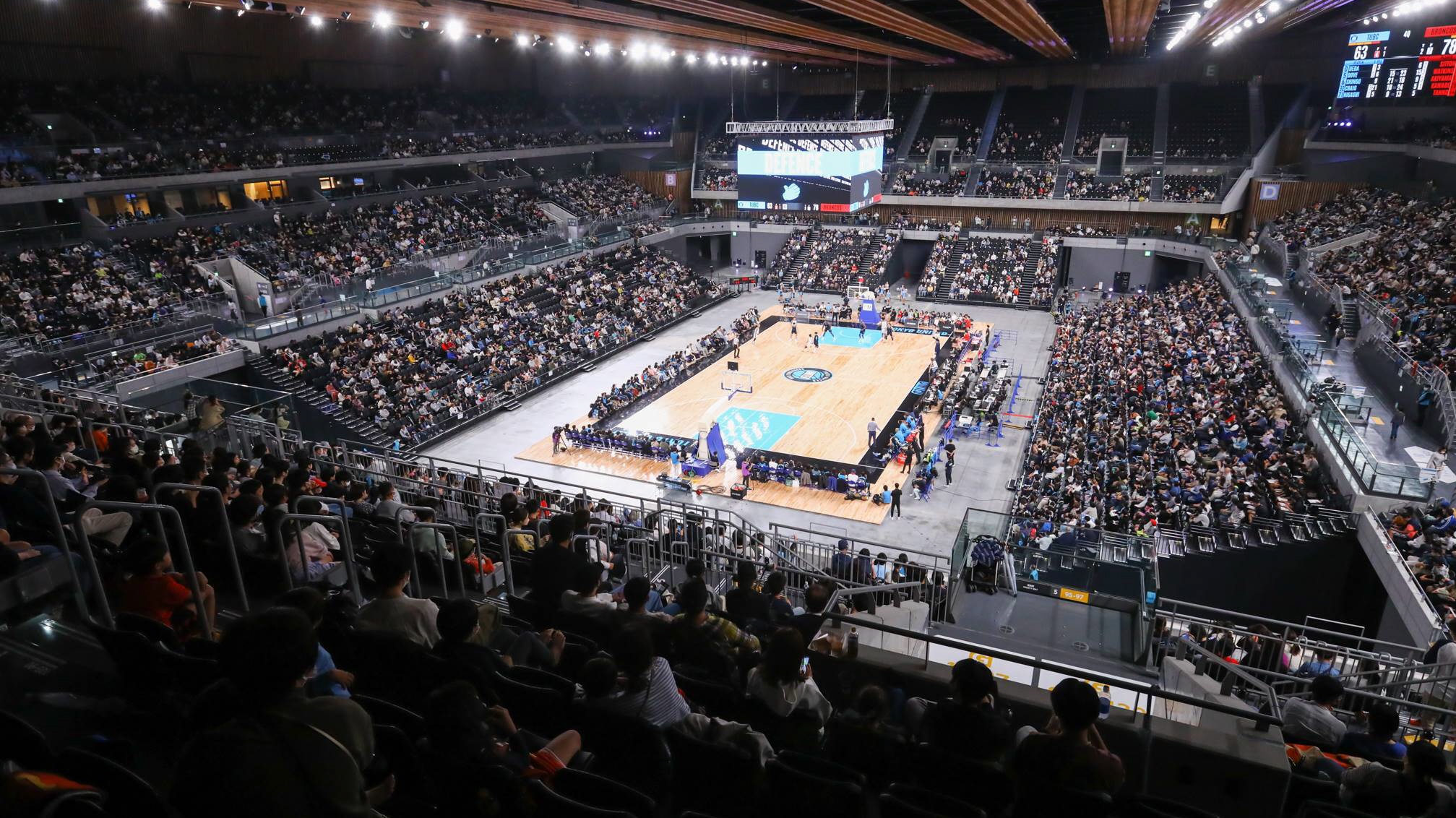 ベテラン記者コラム ３７１ バスケｂ３ 東京ｕの快挙 コロナ禍を越えて示した成長の可能性 1 2ページ サンスポ