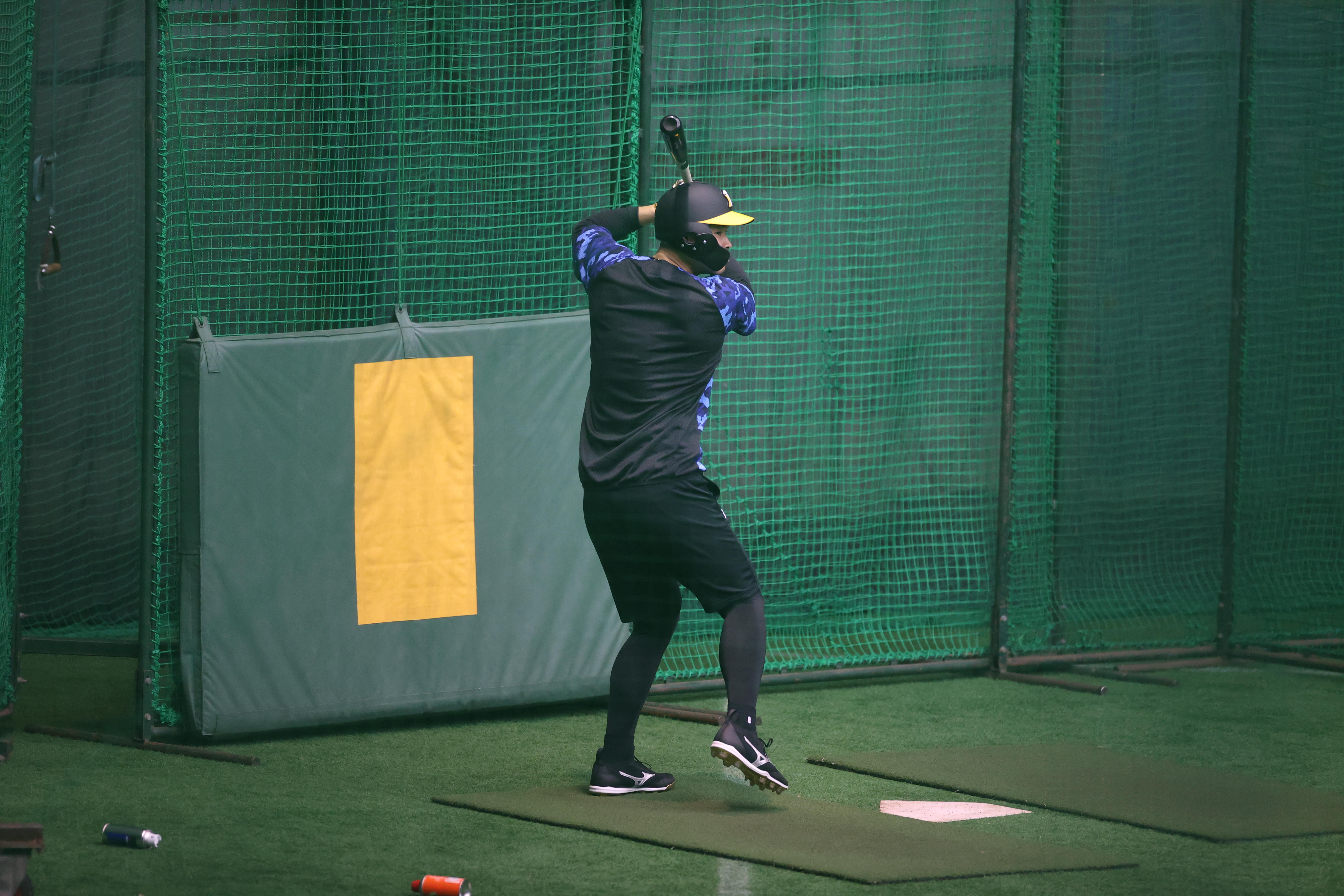 直角打法 阪神 佐藤輝明がメジャー流新フォーム イザ