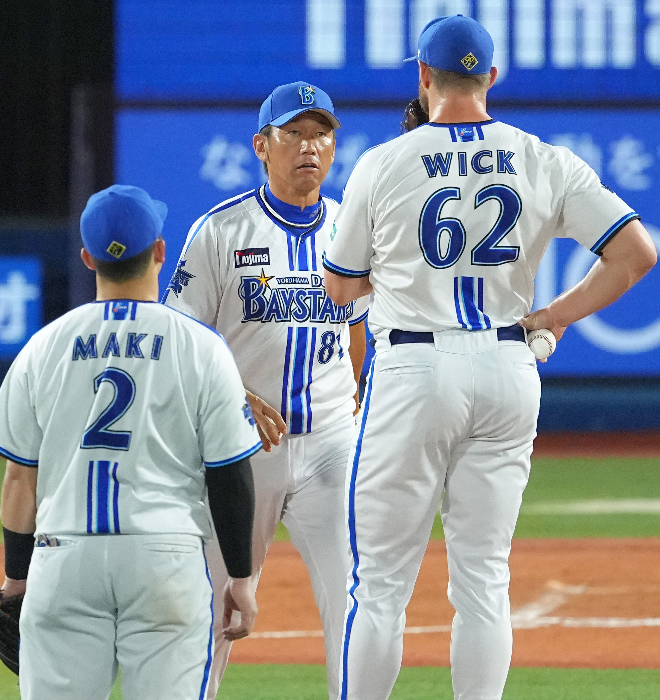 ベイスターズ　ウィック　ユニフォーム 鬼の番長、執念虎倒 DeNA救援ウィック乱調に感情むき出し「投手の