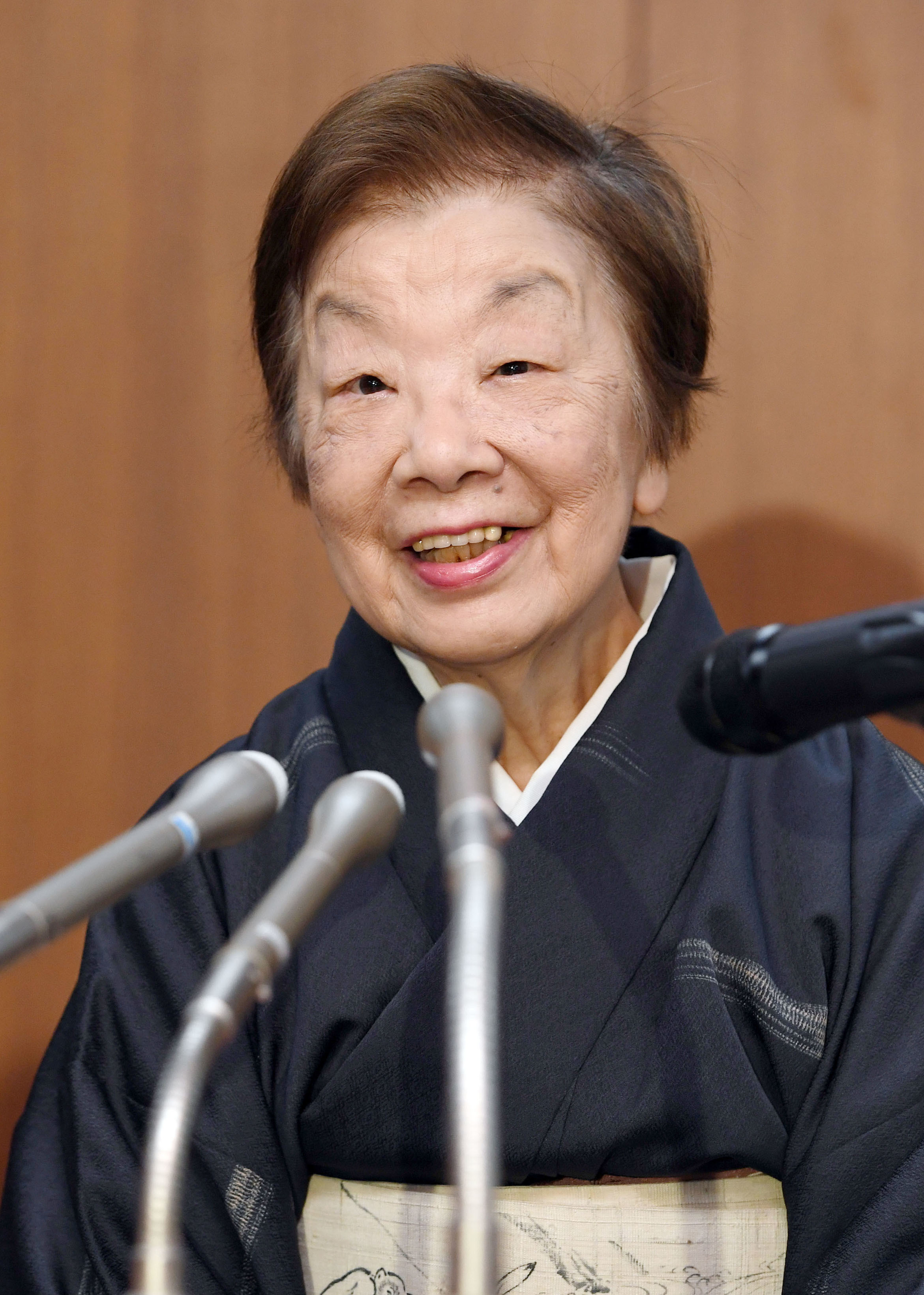 作家の平岩弓枝さん死去、91歳 小説「御宿かわせみ」「肝っ玉