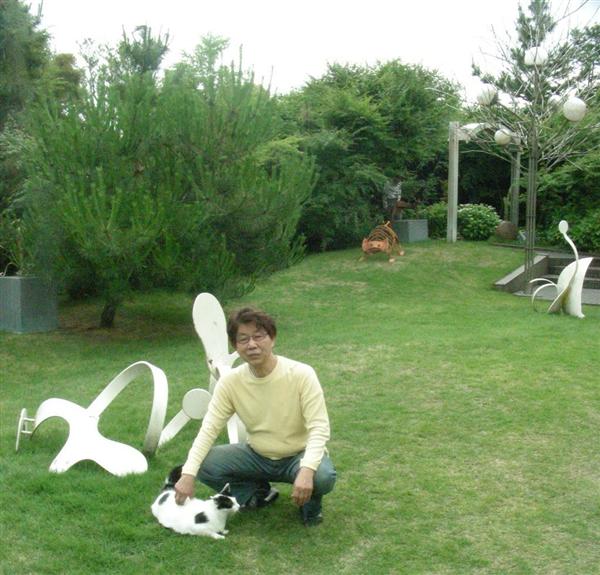 大人の遠足 猫が闊歩する異色の展覧会 千葉 匝瑳の松山庭園美術館 1 2ページ 産経ニュース