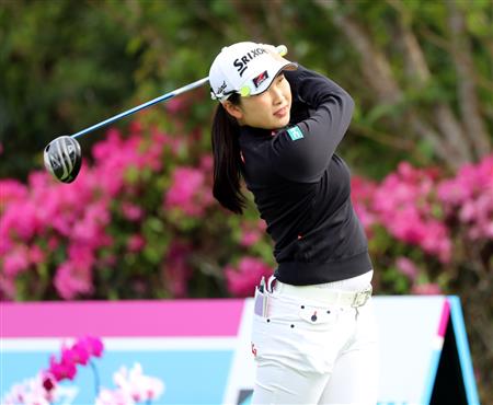 松田鈴英、単独首位開幕！ベストスコア賞100万円「おっしゃ～っ