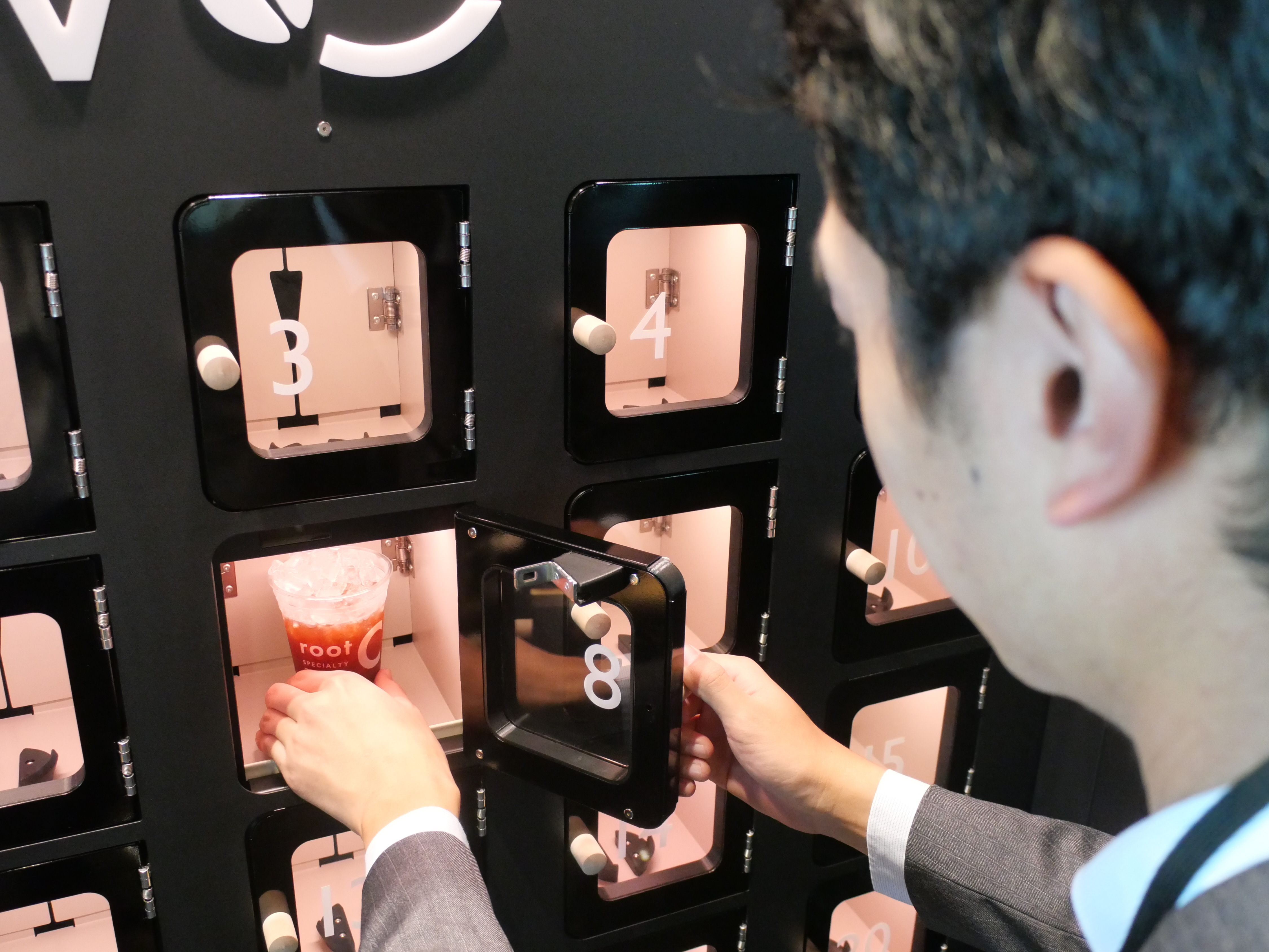 予約可能なコーヒー自販機がオフィスで好評 味も本格派 ニューイノベーションズ 月刊Biz - 産経ニュース