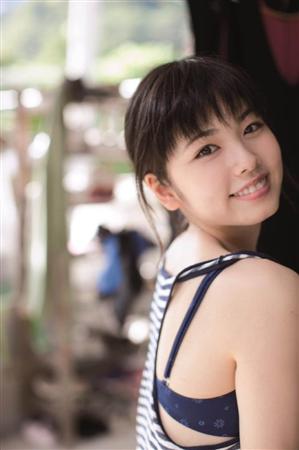 小芝風花 初写真集でスクール水着やビキニ挑戦 今までにない姿 サンスポ