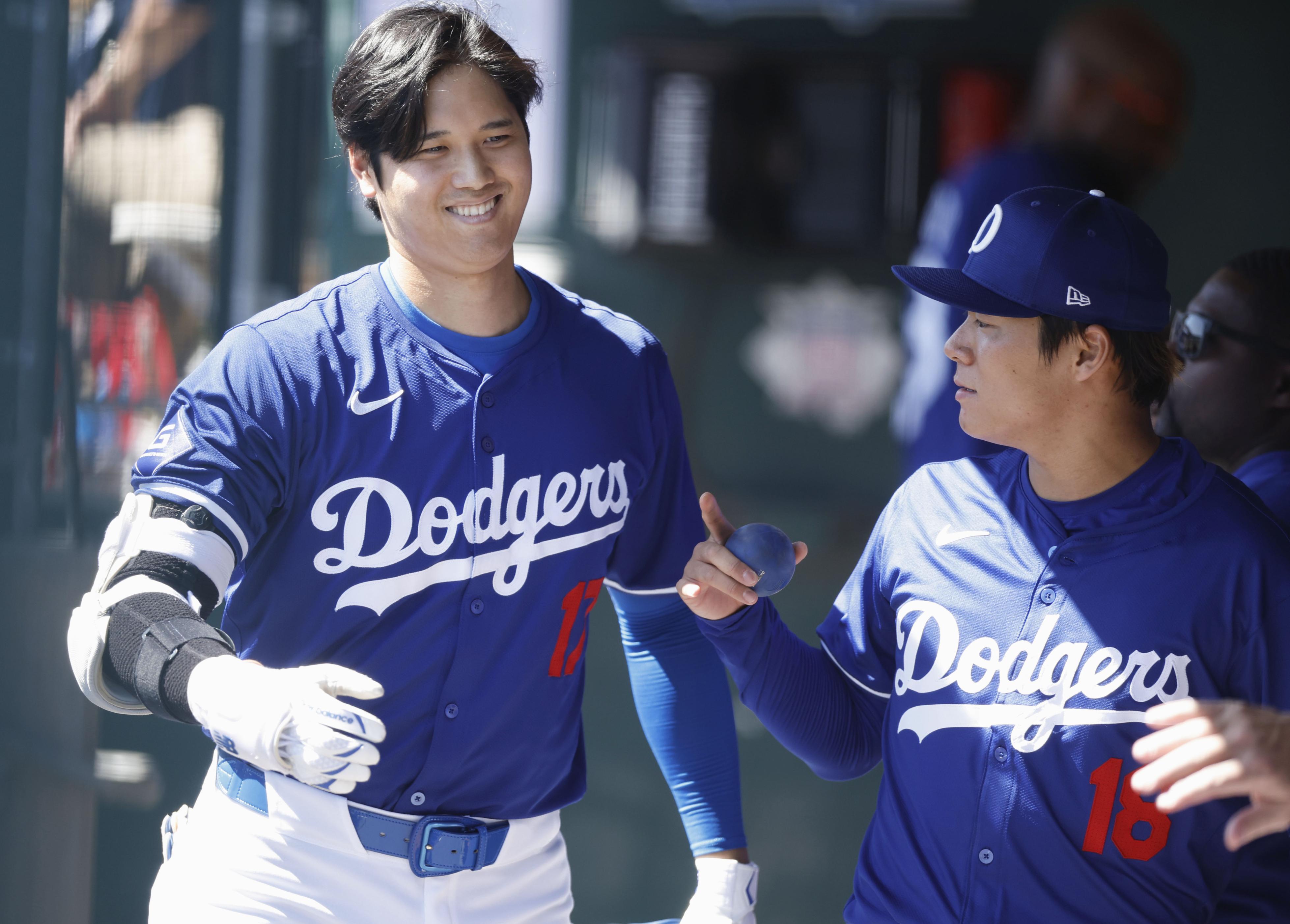 大谷翔平らキャンプ打ち上げ 山本由伸「濃い練習できた」 開幕シリーズ