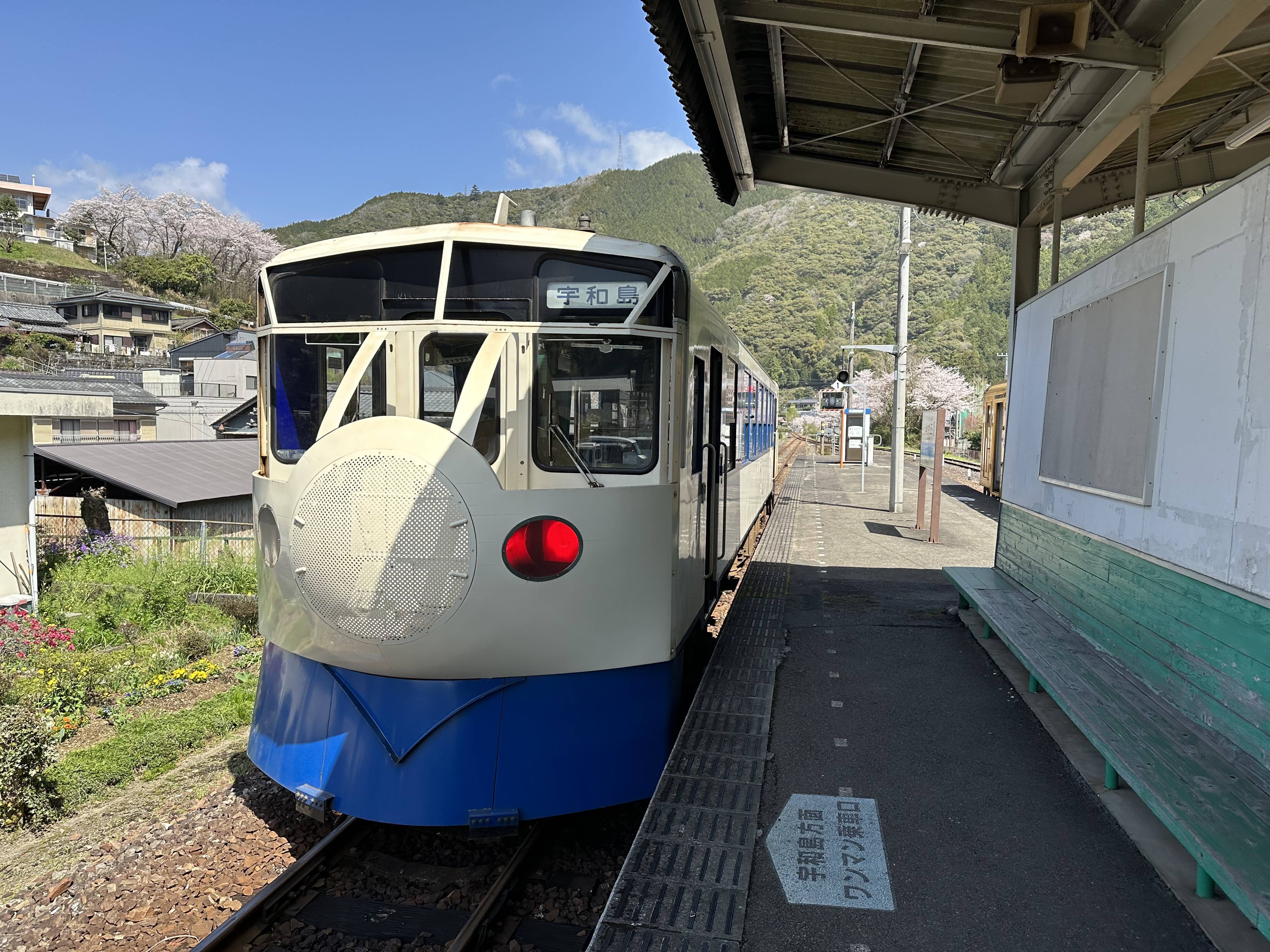 シン・令和阿房列車で行こう】四万十川を「ひかり」が走る！？ - 産経