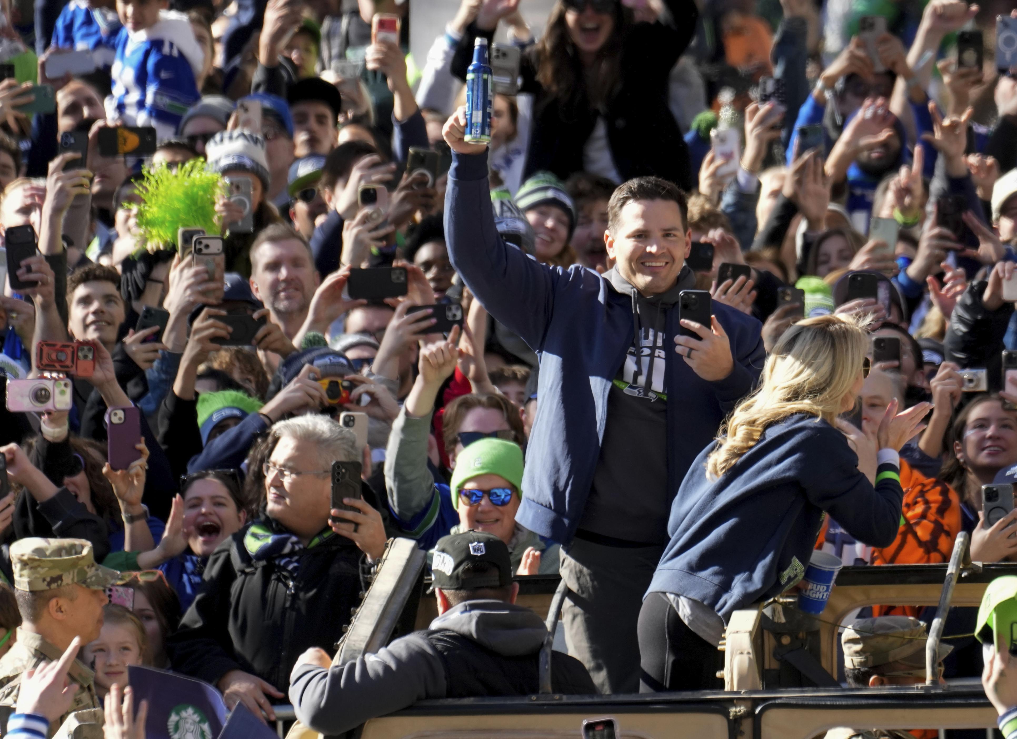 シーホークスがパレード スーパーボウル2度目のV／NFL - サンスポ