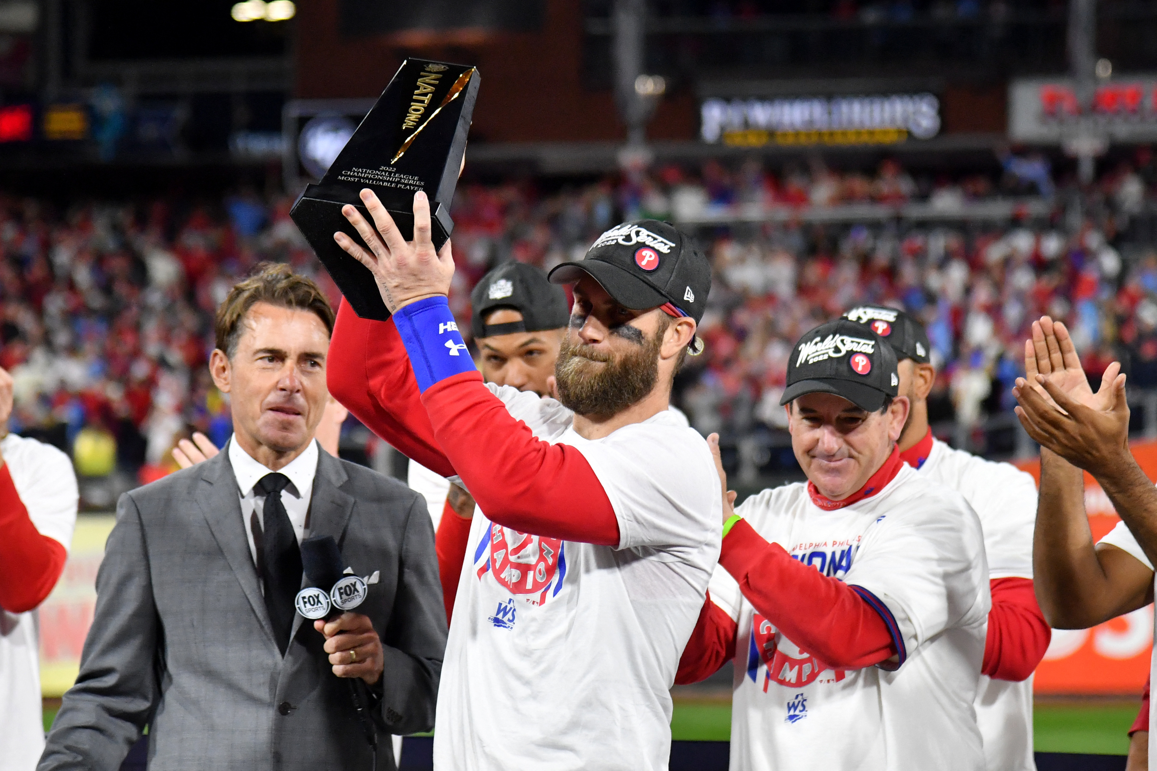 ｍｌｂ公式サイトがフィリーズ ハーパーを速報 キャリアで最も貴重な一発でワールドシリーズに導く サンスポ