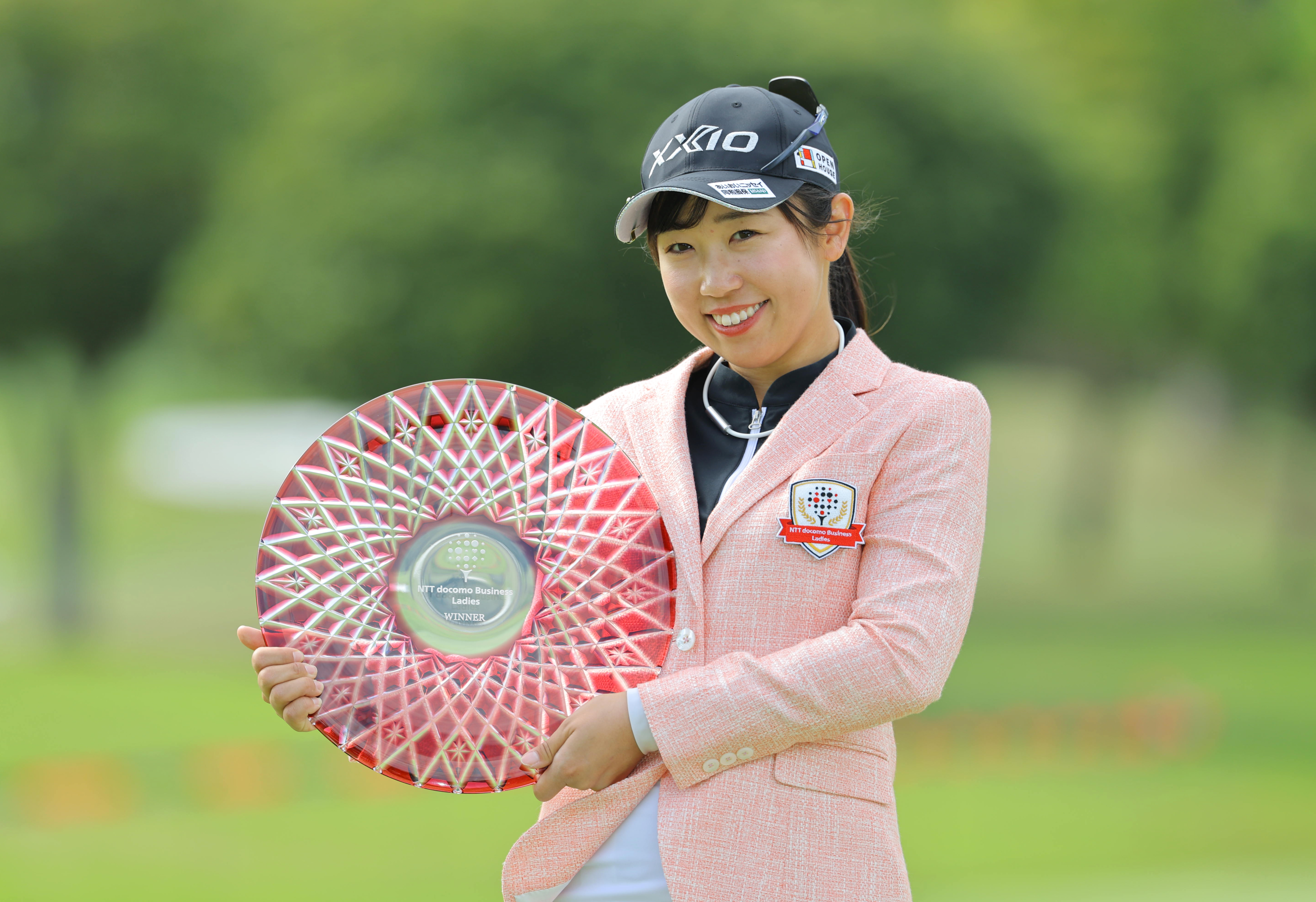 菅沼菜々　優勝記念ボール　2017年日本ジュニア　アイドル　激レア AQJFVJJYHFL5XJ42WBSNOUQD6U.jpg