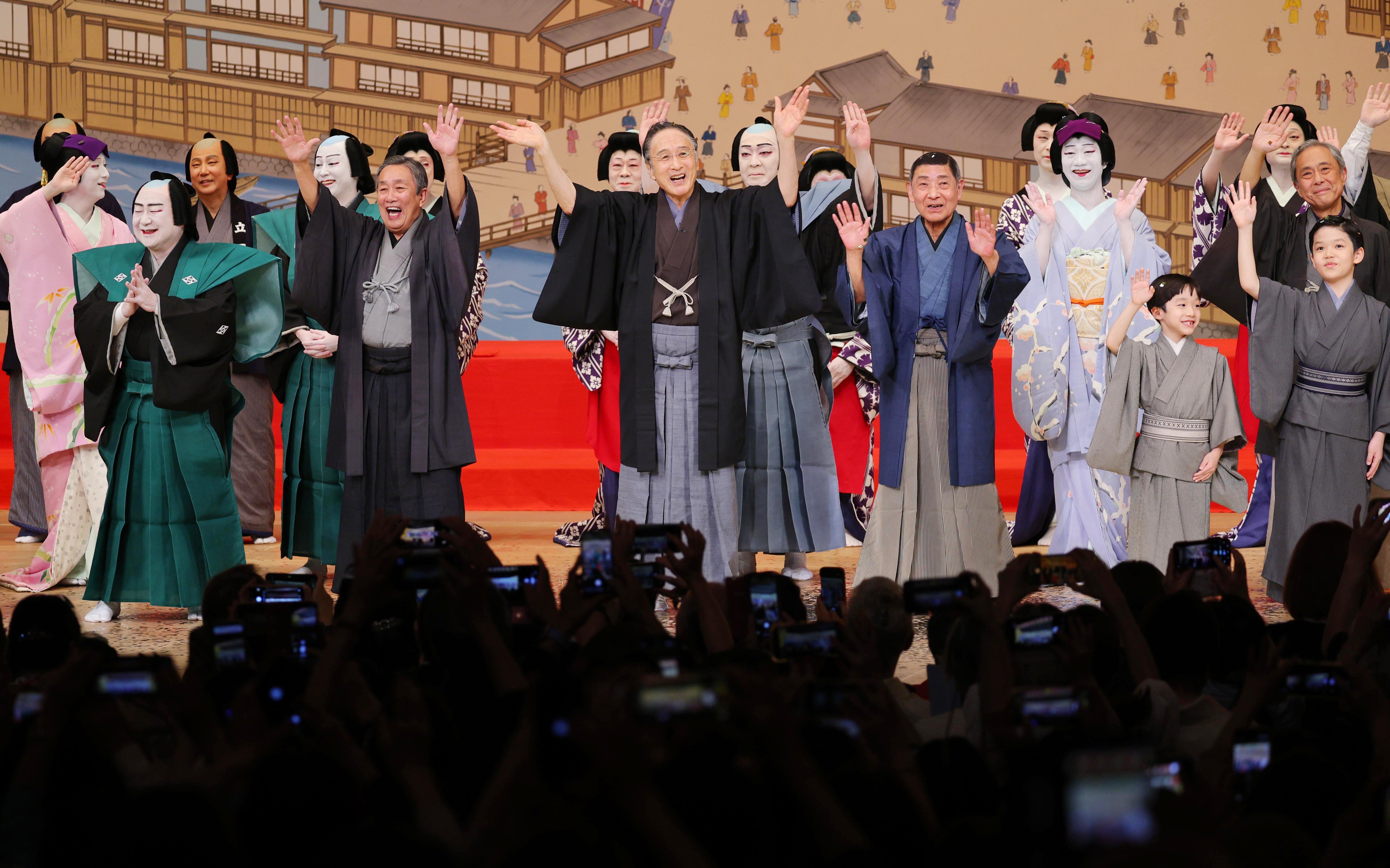 動画】大阪松竹座103年の歴史に幕 片岡仁左衛門さん「必ずもう一度