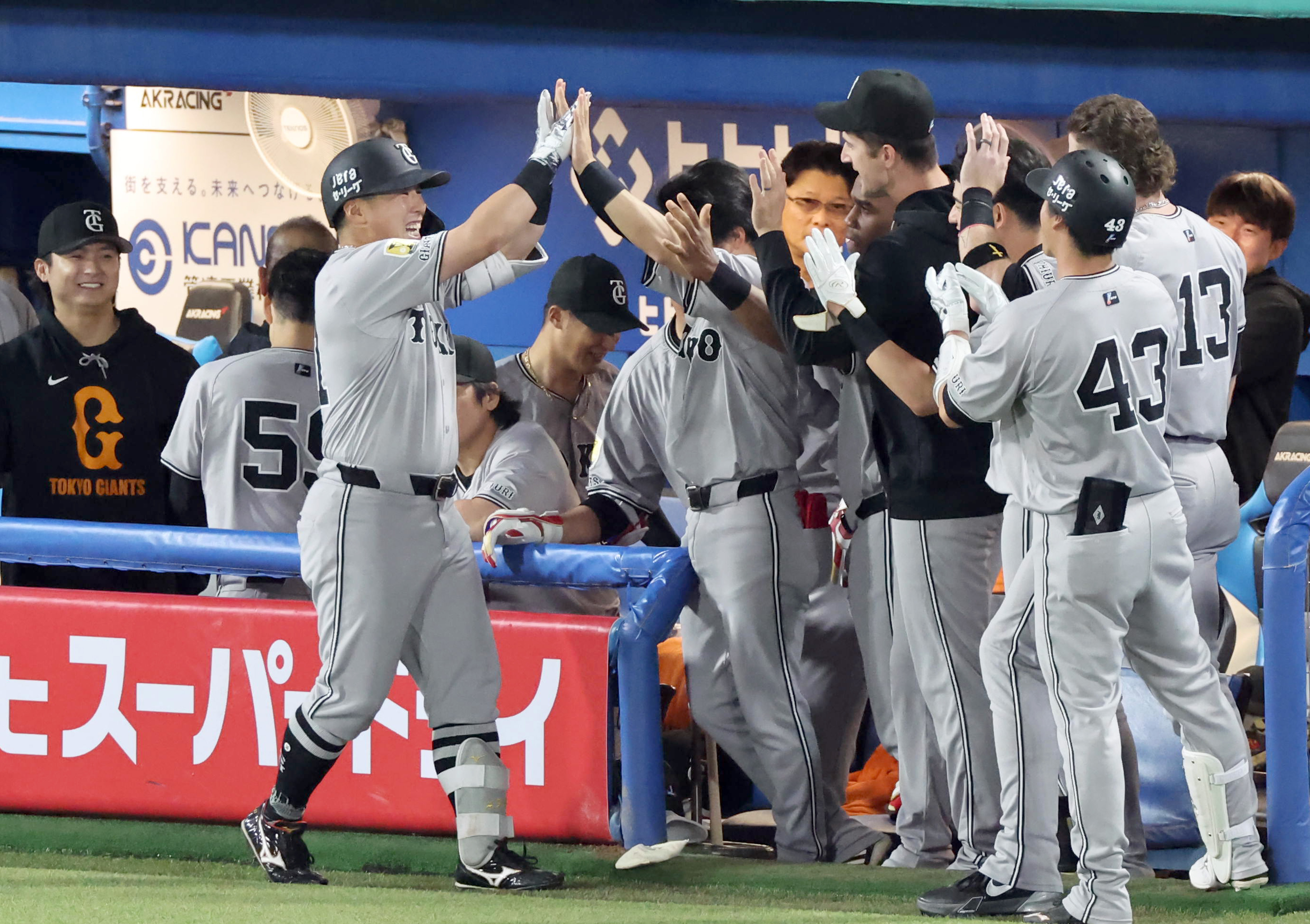 巨人・浅野翔吾、3軍落ち乗り越え今季初スタメン初安打が貴重な本塁打