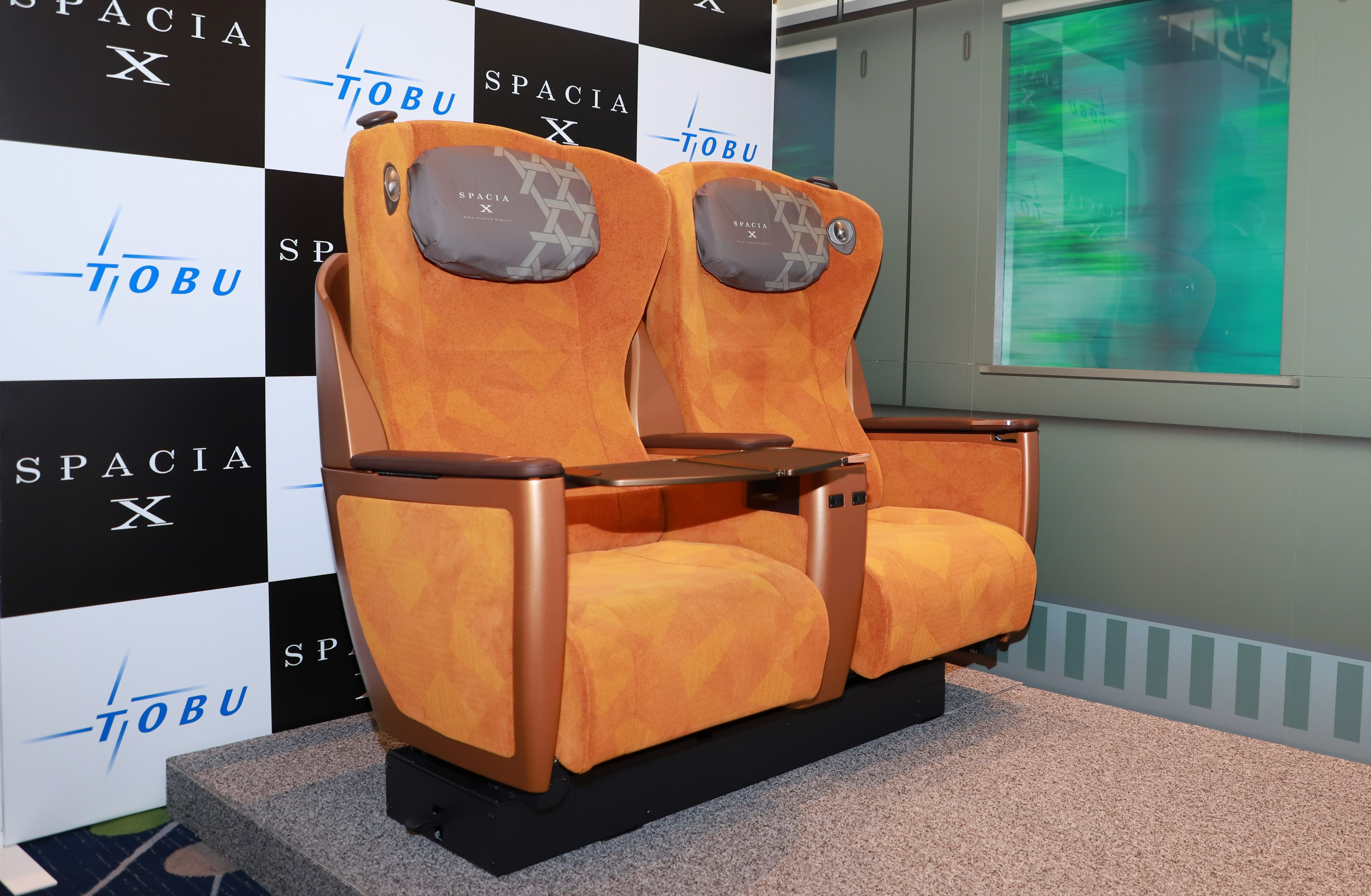 伝統の東武特急に待望の新型車両、その名も「スペーシアX」 来年7月