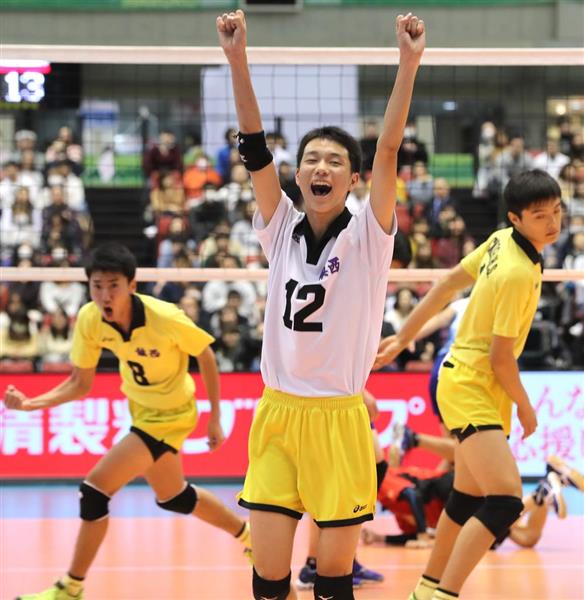 春高バレー 鎮西 熊本 が高川学園 山口 を下し総体との２冠へあと１勝 ８日の決勝は男子が洛南 京都 鎮西 女子は金蘭会 大阪 東九州龍谷 大分 産経ニュース