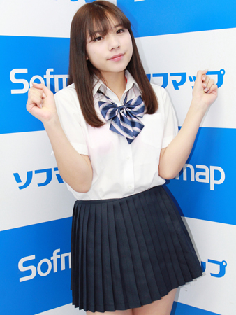 芹沢潤 ｆカップボディーで高校卒業 ４月から制服を着るとコスプレになる サンスポ
