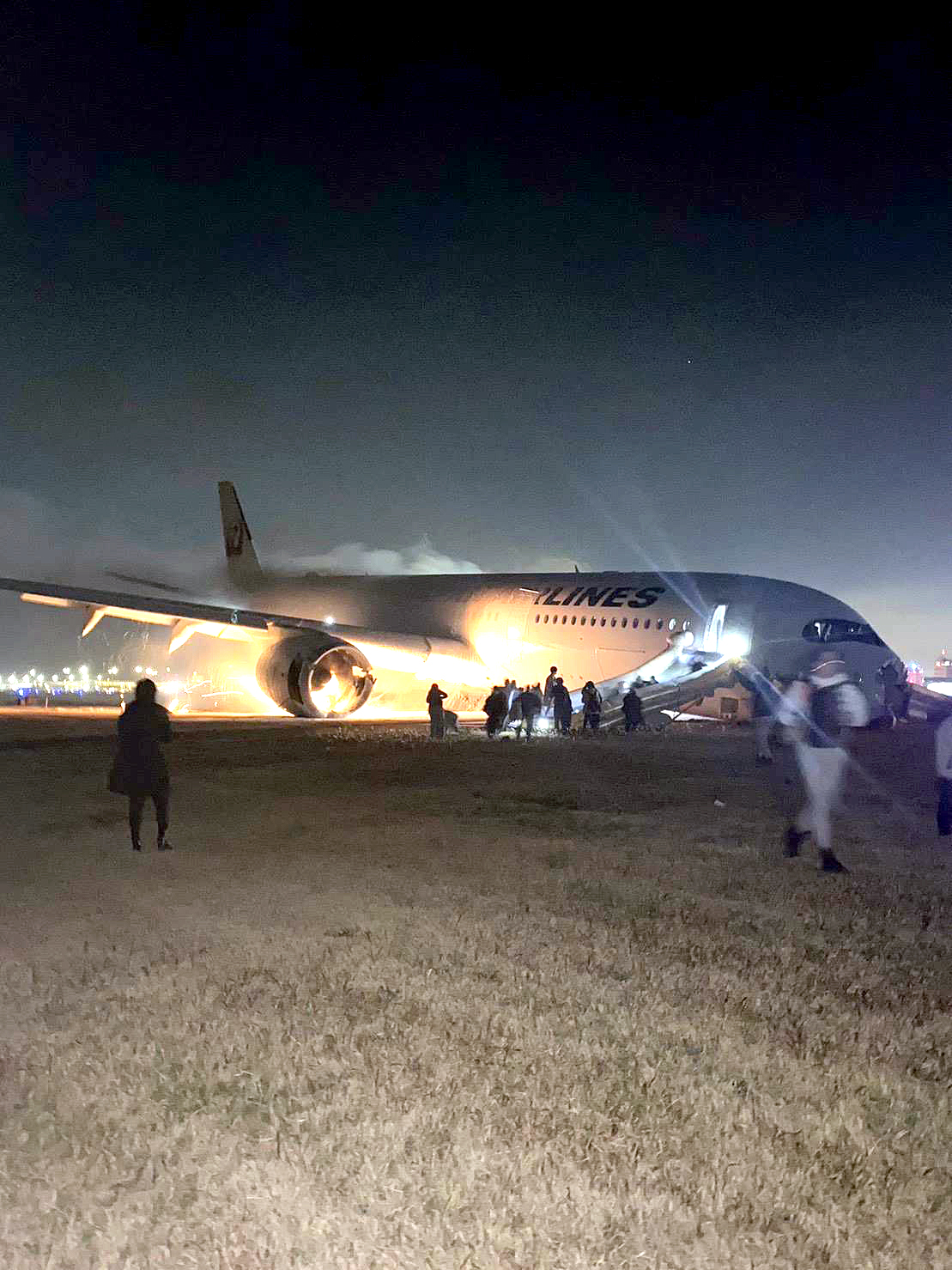 炎と煙、死ぬのかなと」「原因が知りたい」 日航機炎上事故、乗客ら