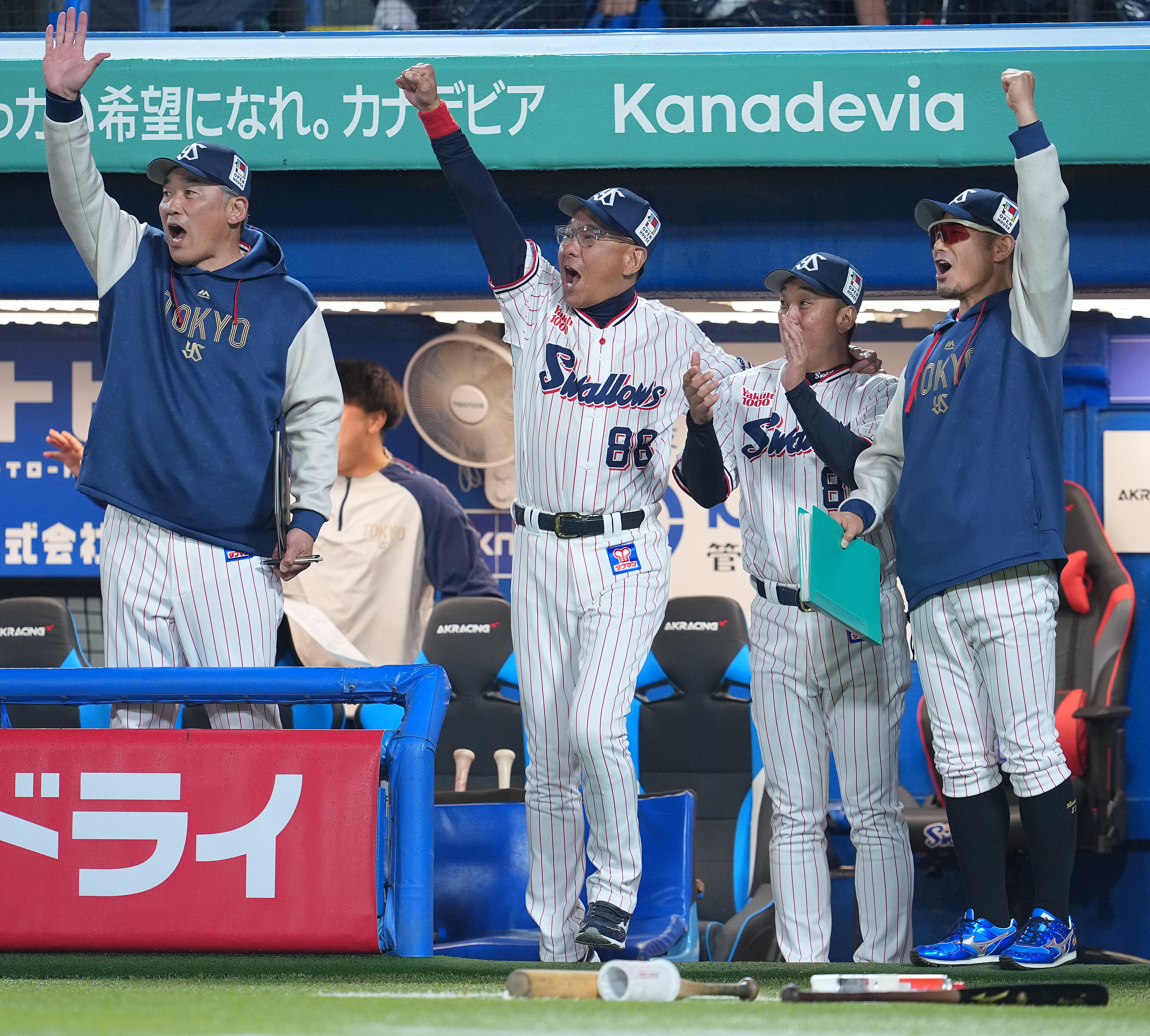 ヤクルト、D6位・石井巧からの逆転再奪首 1点差の八回無死二塁でも 