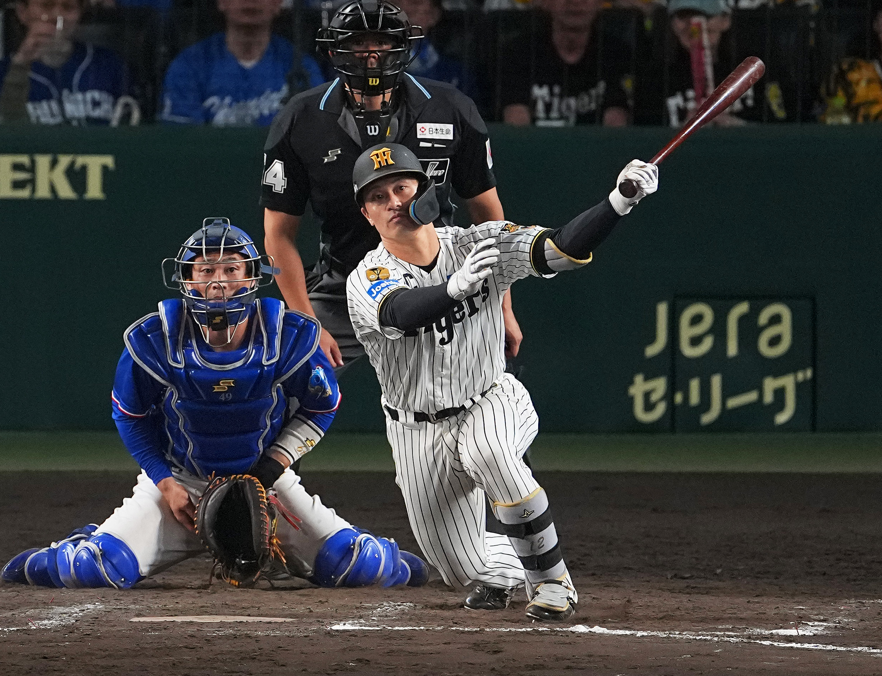 阪神・坂本誠志郎、2打席連続の2点打で4打点 大逆転に貢献し「勝ち切れ