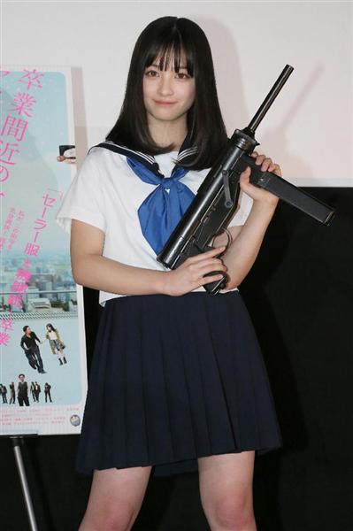 環奈、機関銃を乱射！？「カイカン」…「セーラー服と－」大阪で先行