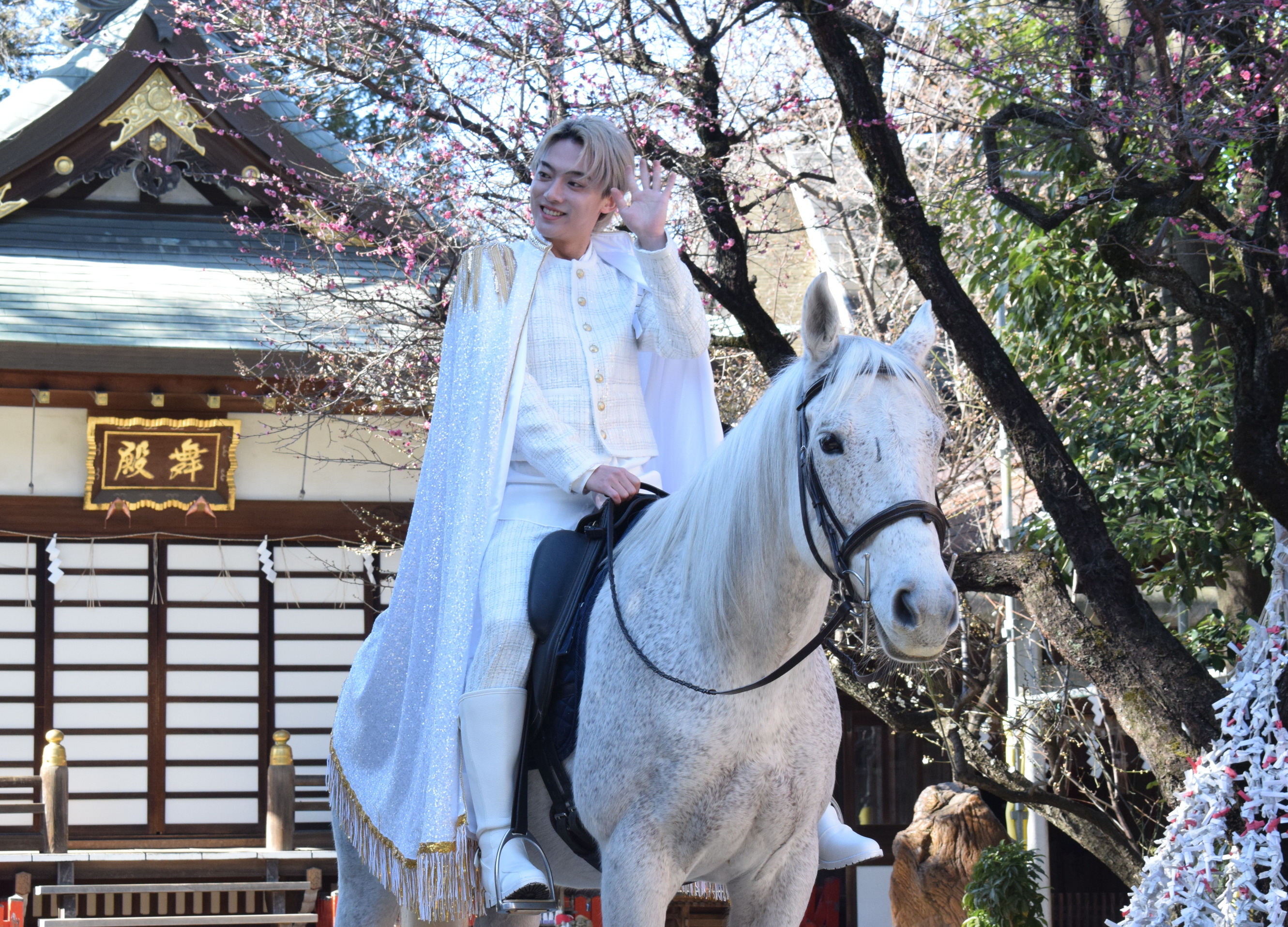 辰巳ゆうと、リアル白馬の王子様で新曲ヒット祈願「今年こそは紅白歌