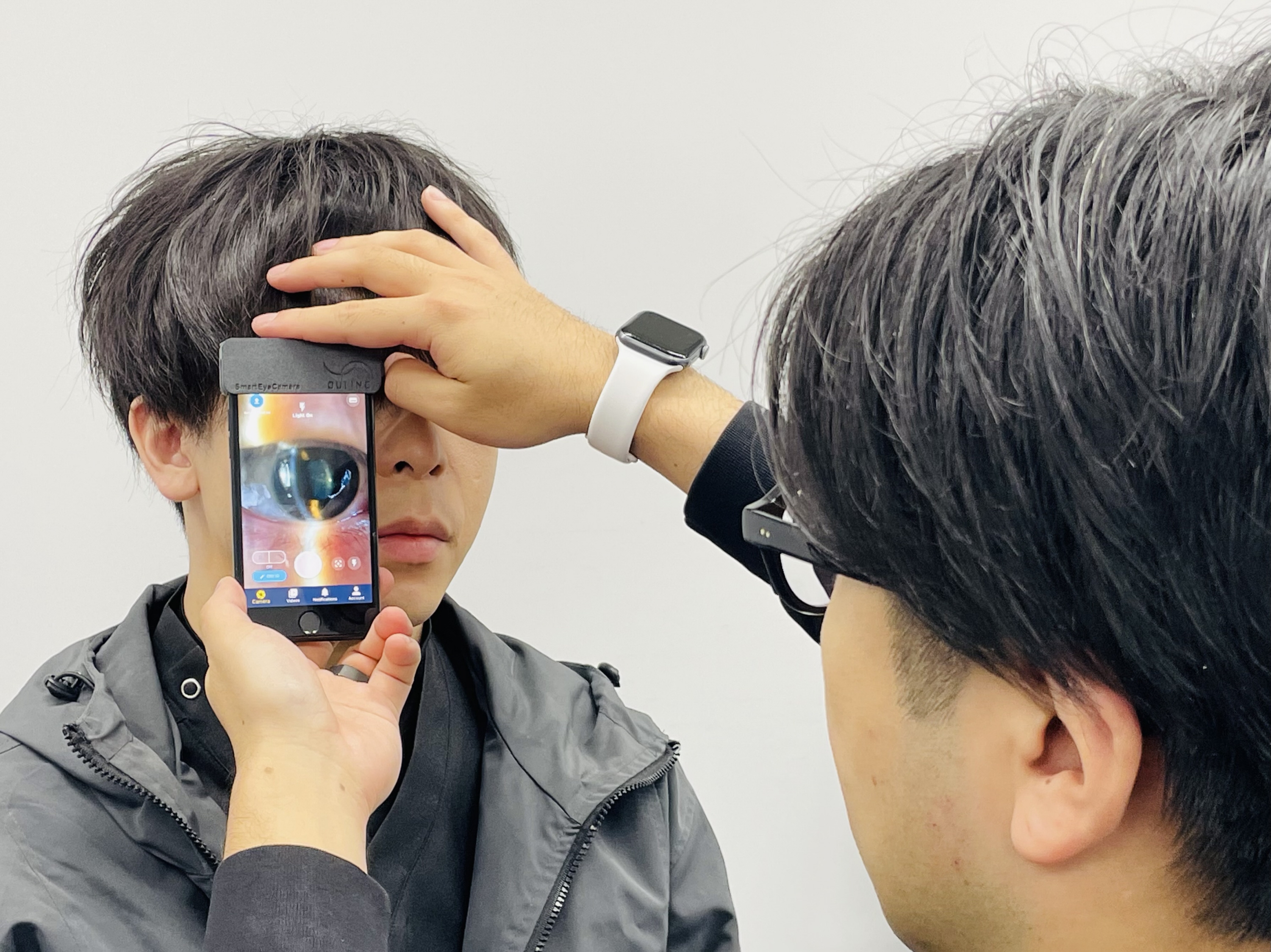 スマホで眼科受診・転んでも骨折しない床…IT技術で高齢者サポート