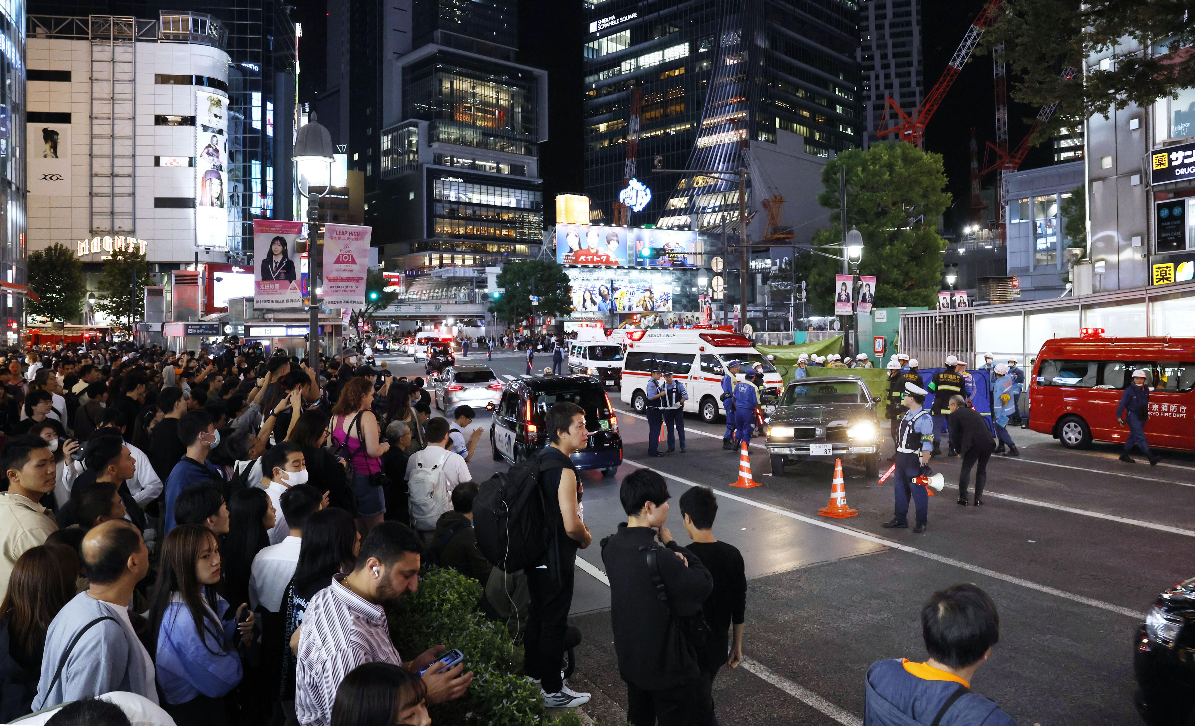 渋谷 スクランブル交差点 車 突っ込む
