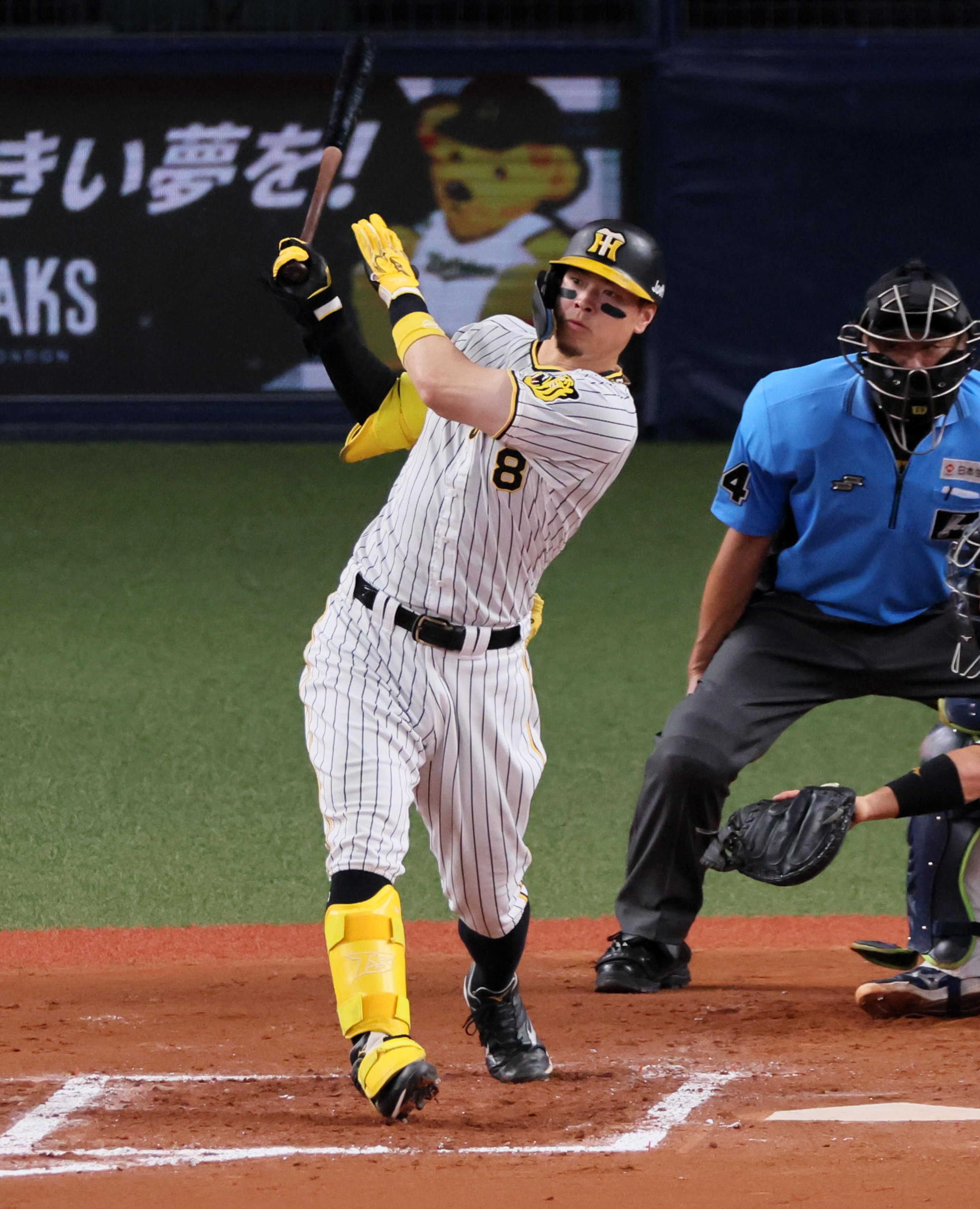 阪神・佐藤輝明、10号2ラン 田淵、岡田に続く新人から4年連続2桁弾 10