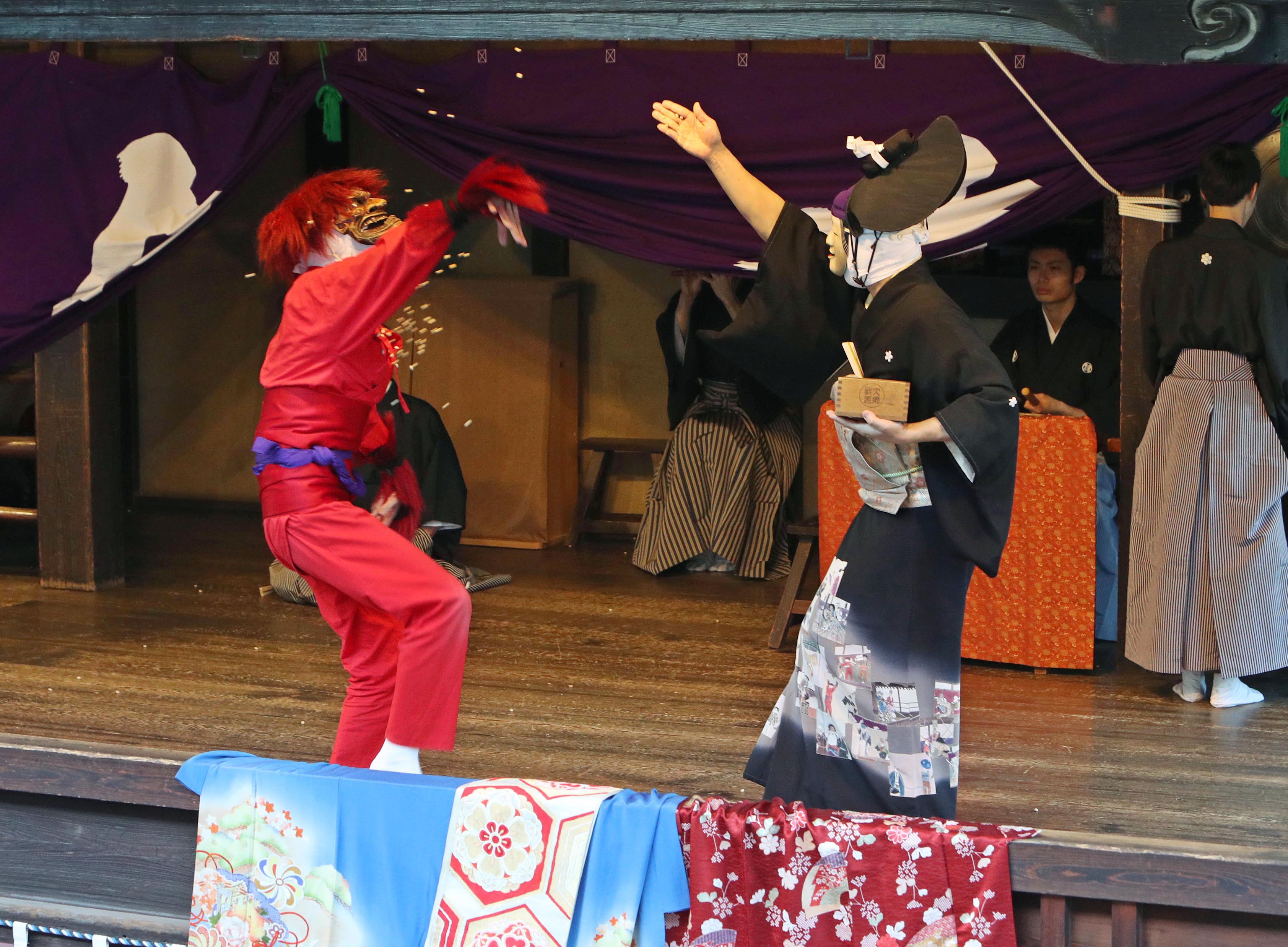 節分会での狂言、2年ぶりに実施 京都・壬生寺 - 産経ニュース