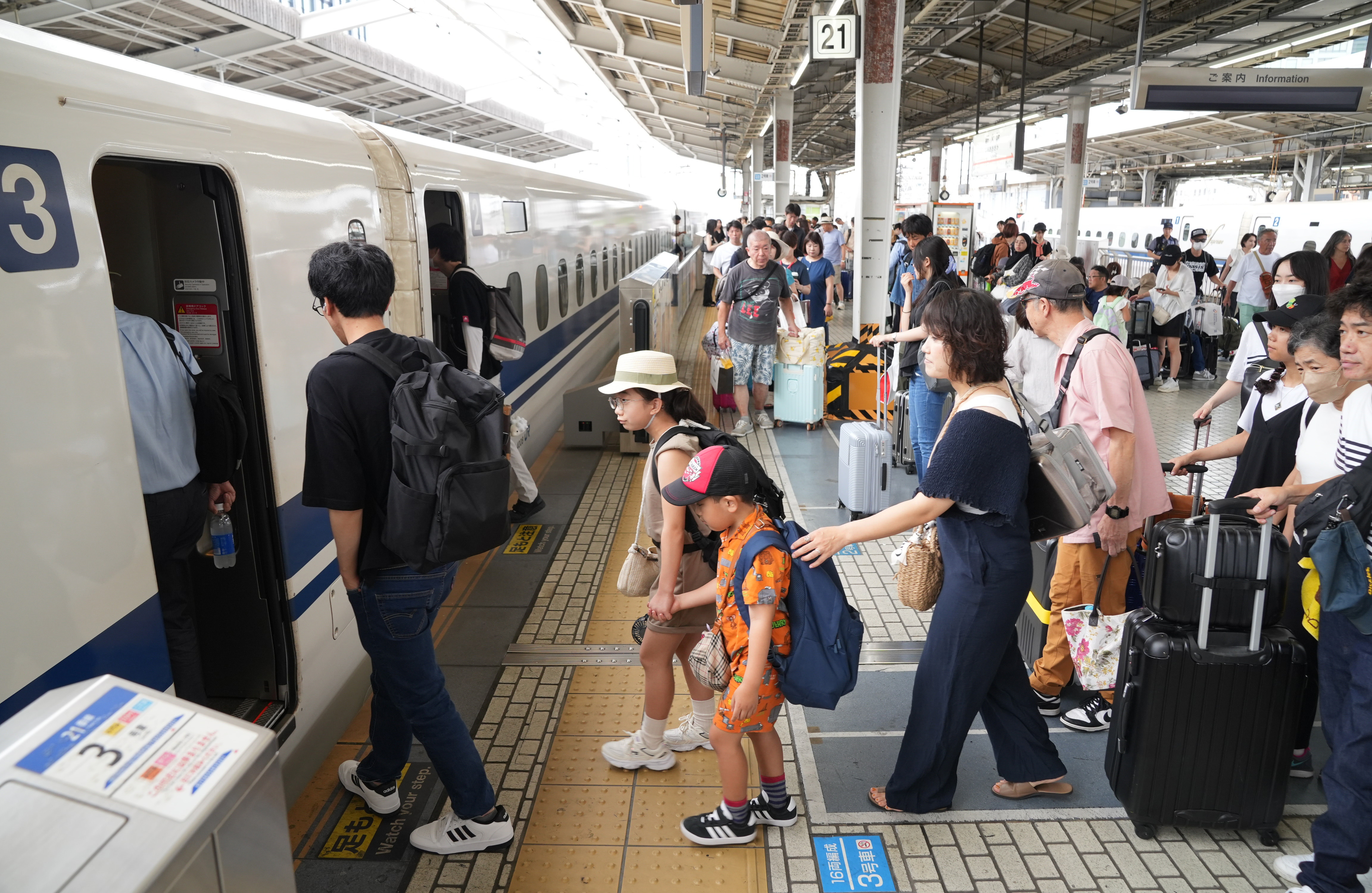【お客】 動画】「厳島神社に」「よさこい楽しむ」お盆休みのラッシュ本格化 朝