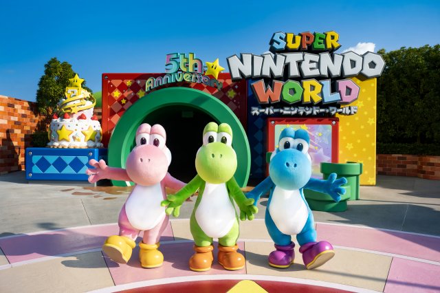 ヨッシー(ピンク) クッション USJスーパーニンテンドーワールド限定 USJ『スーパー・ニンテンドー・ワールド』、ピンク＆みずいろの