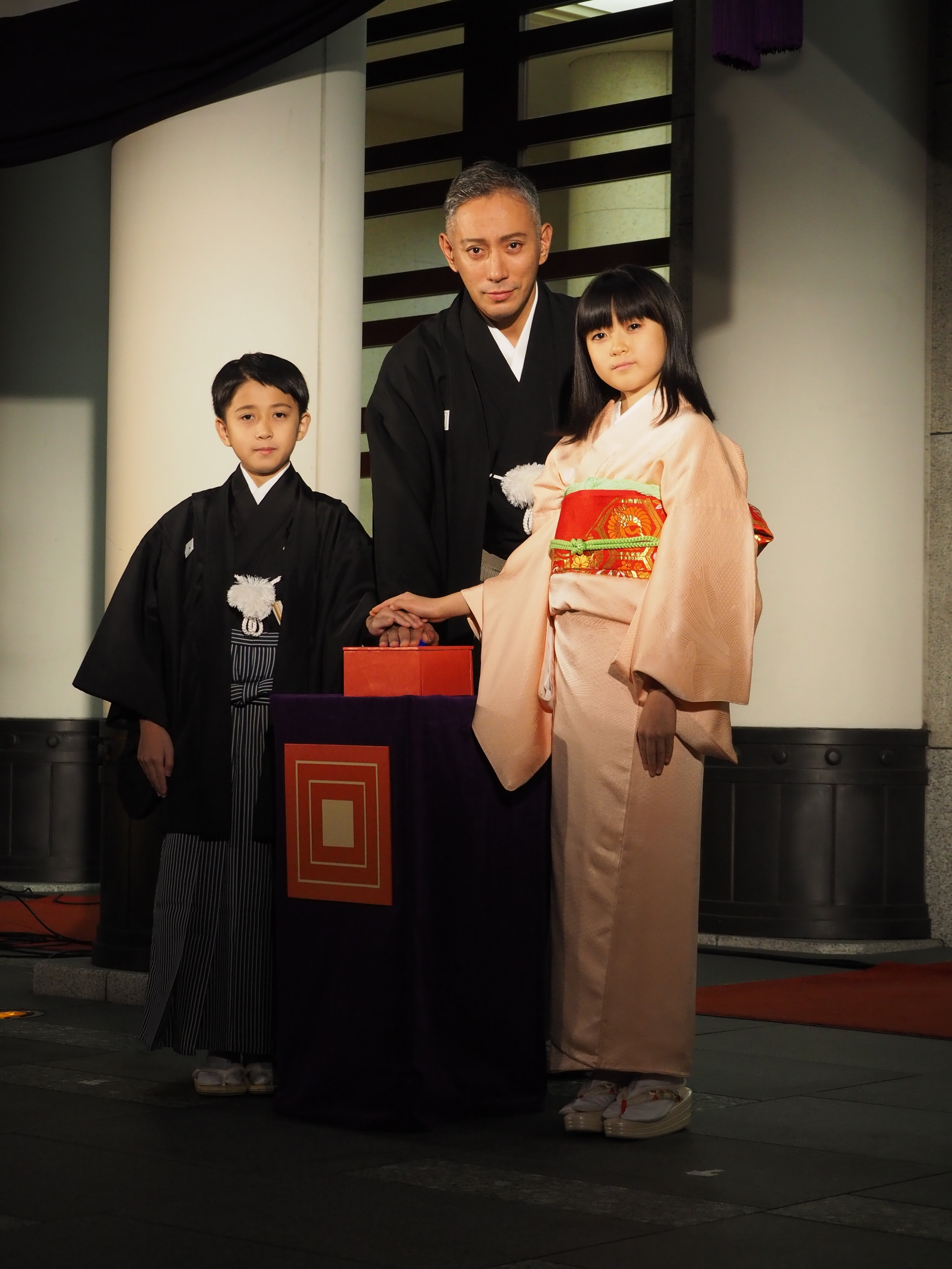 成田屋 三桝 暖簾 歌舞伎 成田山新勝寺と市川團十郎の縁 -