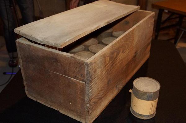 戦後70年】71年前の旧日本海軍の缶詰、中身は「赤飯」だった