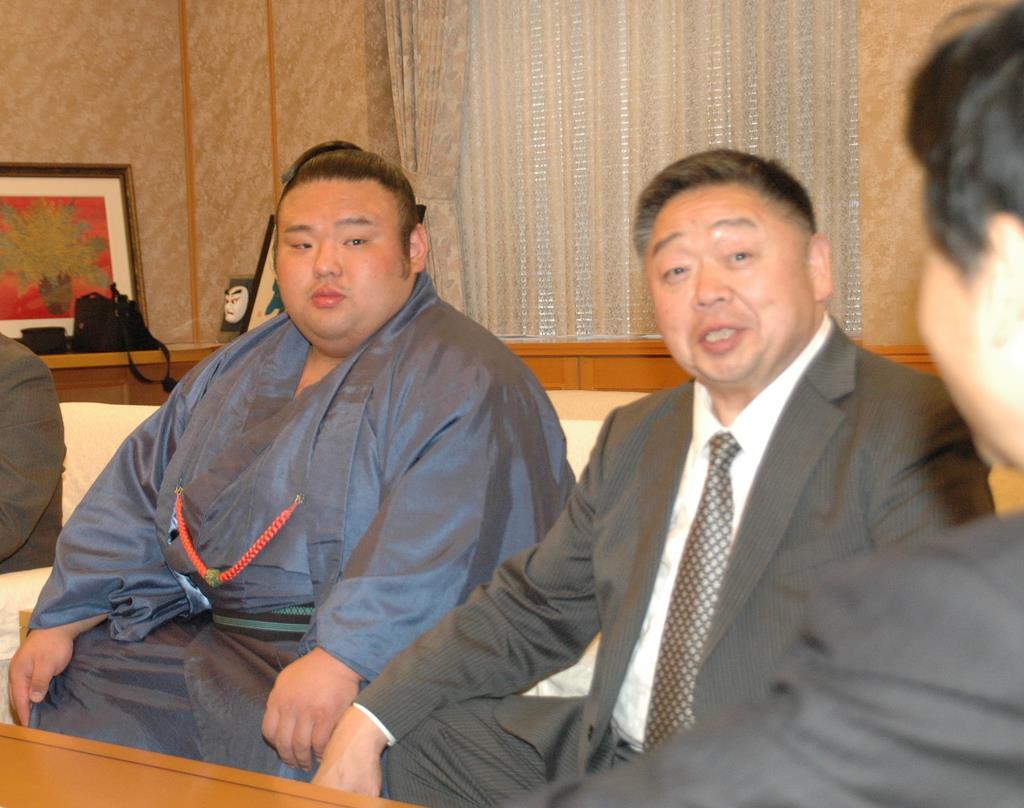 貴景勝関が東大阪市長を表敬 来年は次の番付を 産経ニュース