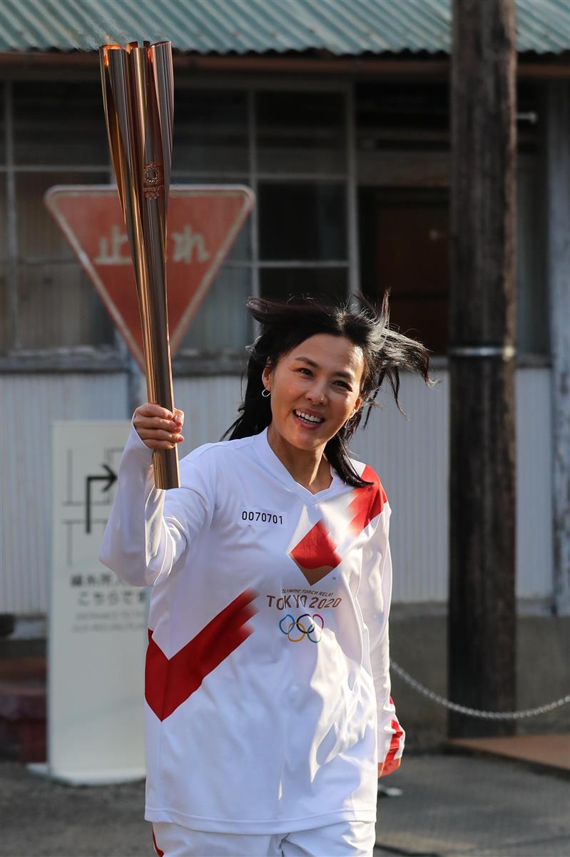 群馬県観光大使 中山秀征 井森美幸さんが聖火リレー参加 産経ニュース